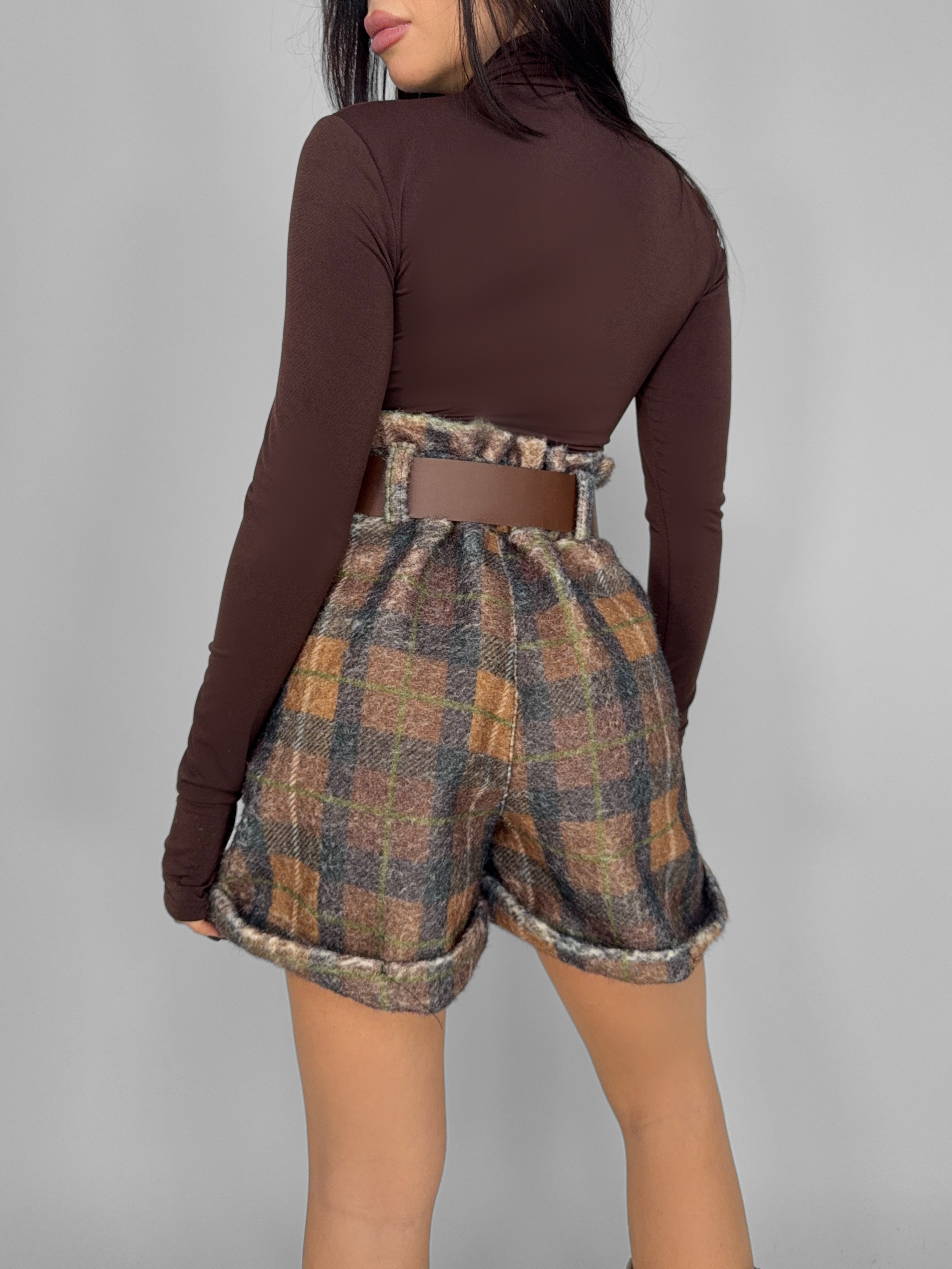 Shorts Square Scholar