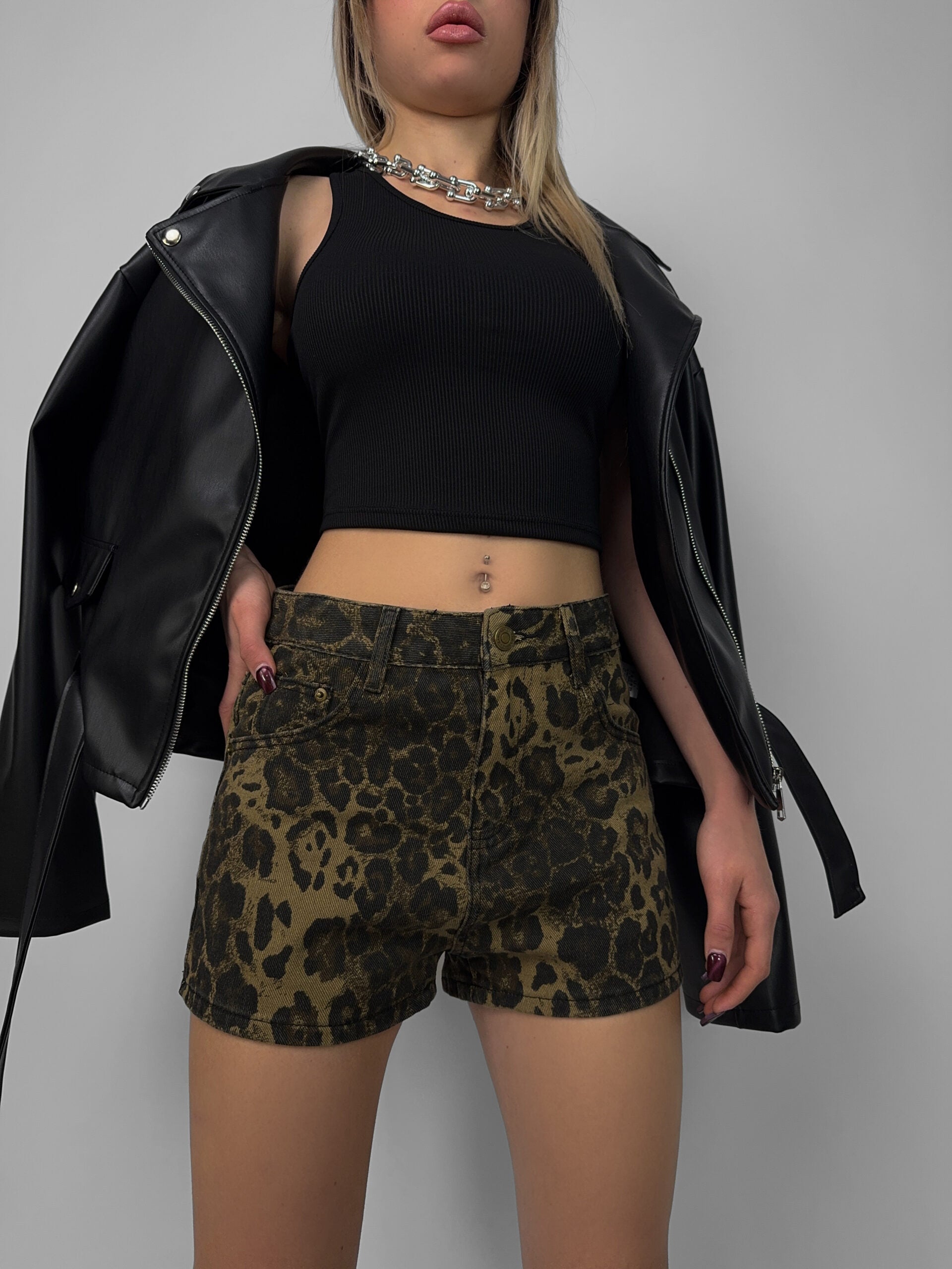 Shorts Lioness