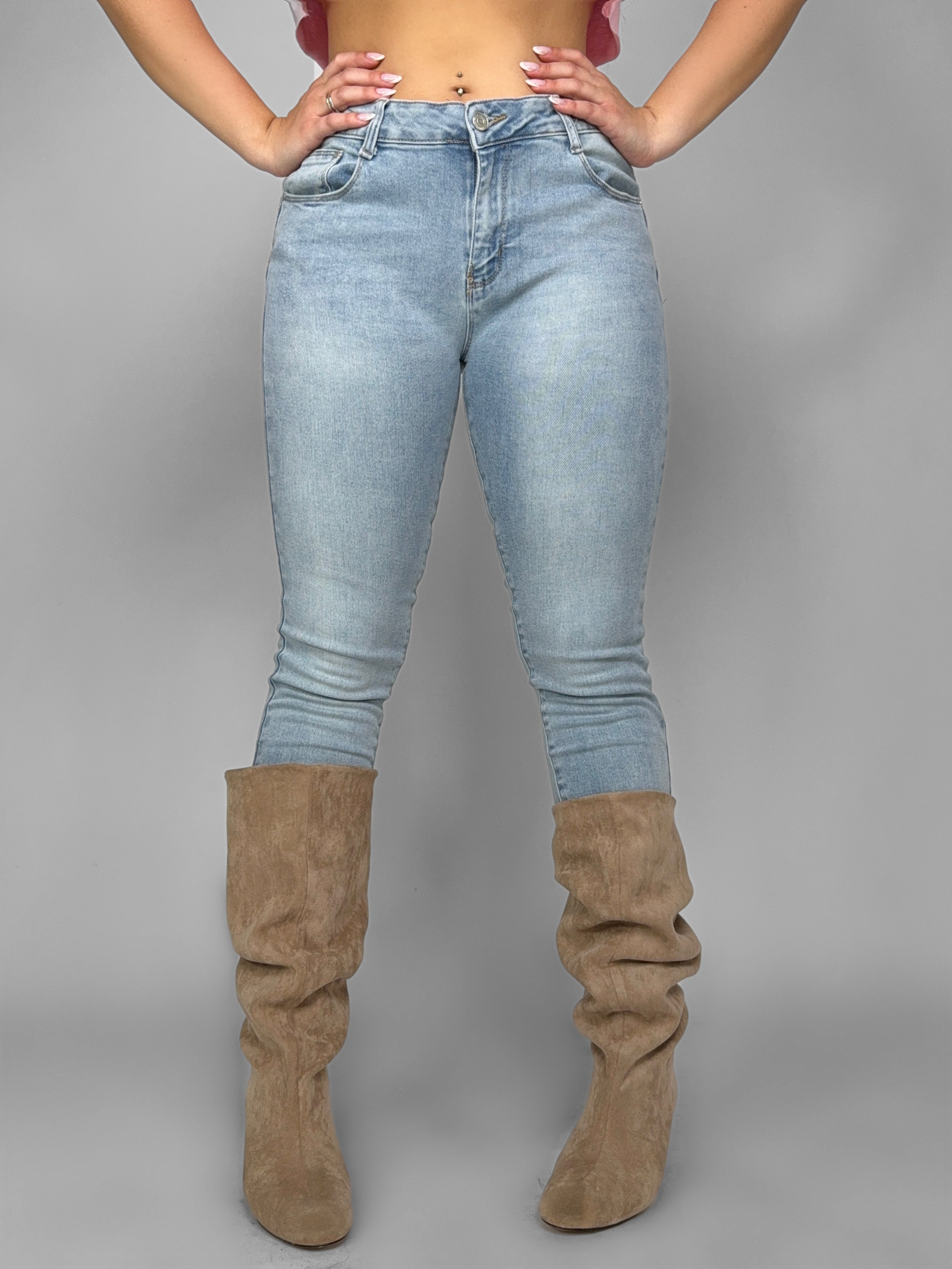 CURVY FIT - Magic Booty Super Push Up Jeans