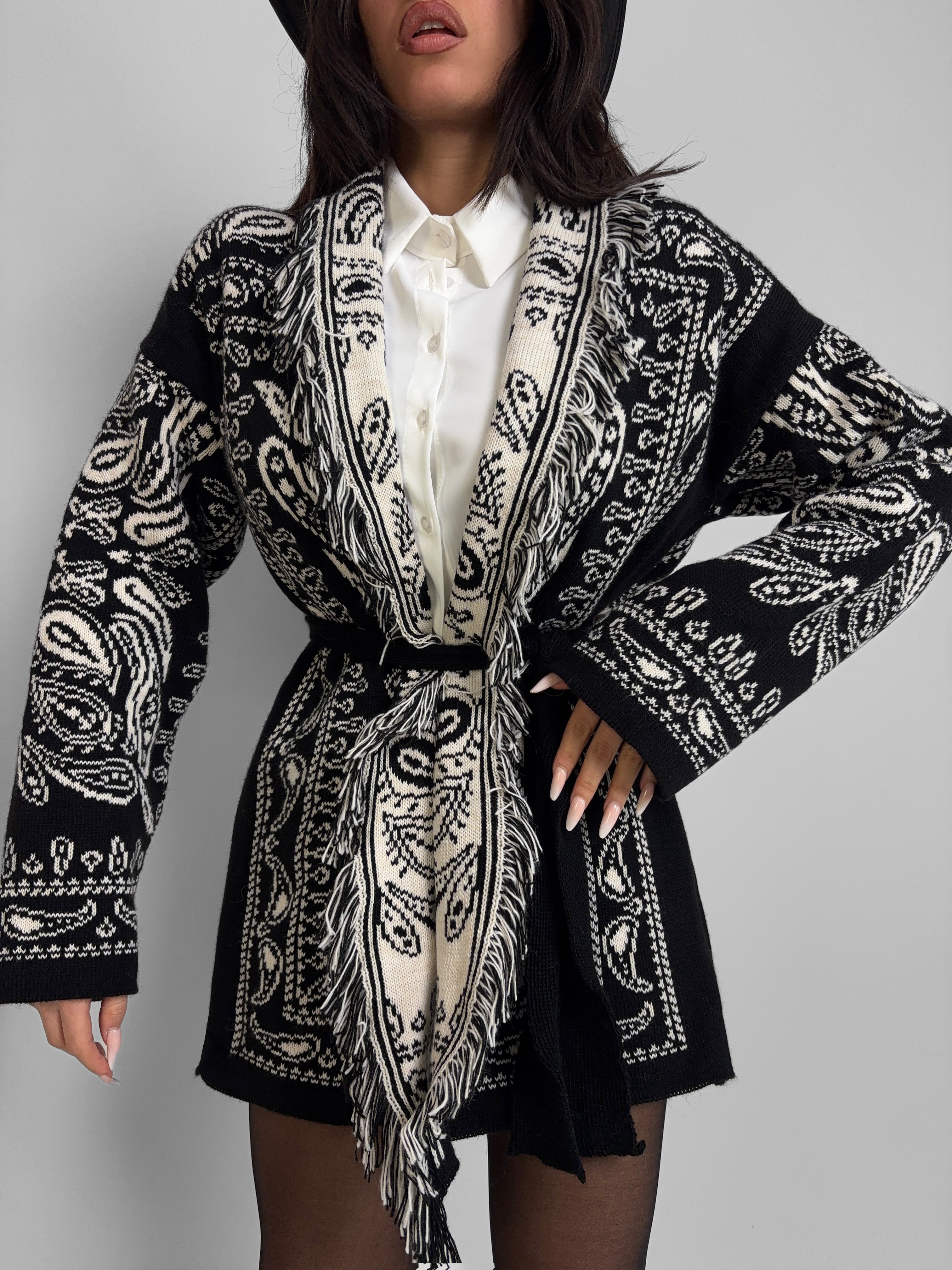 Cardigan Black and White