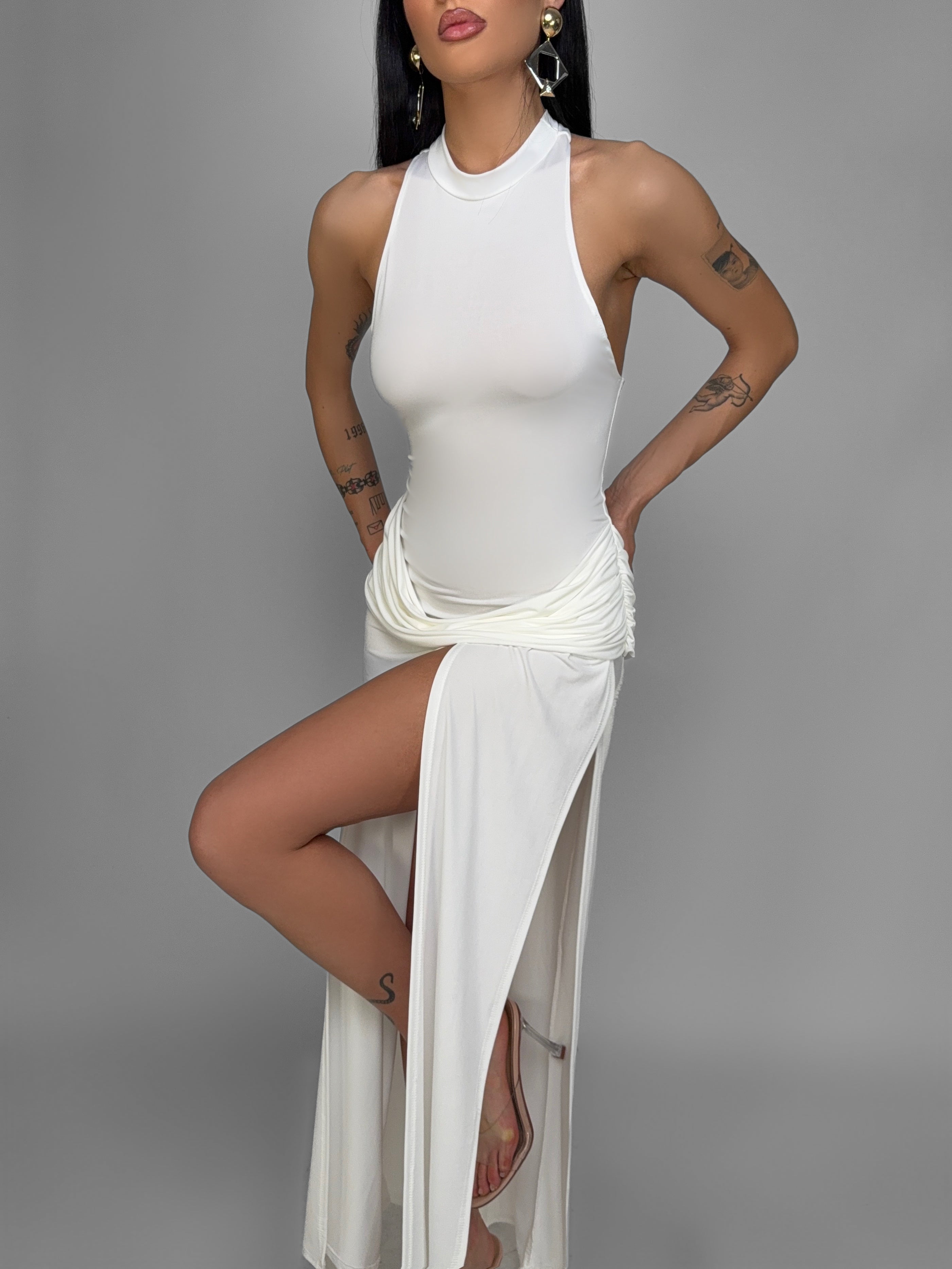 Abito Dramatic Slit- White