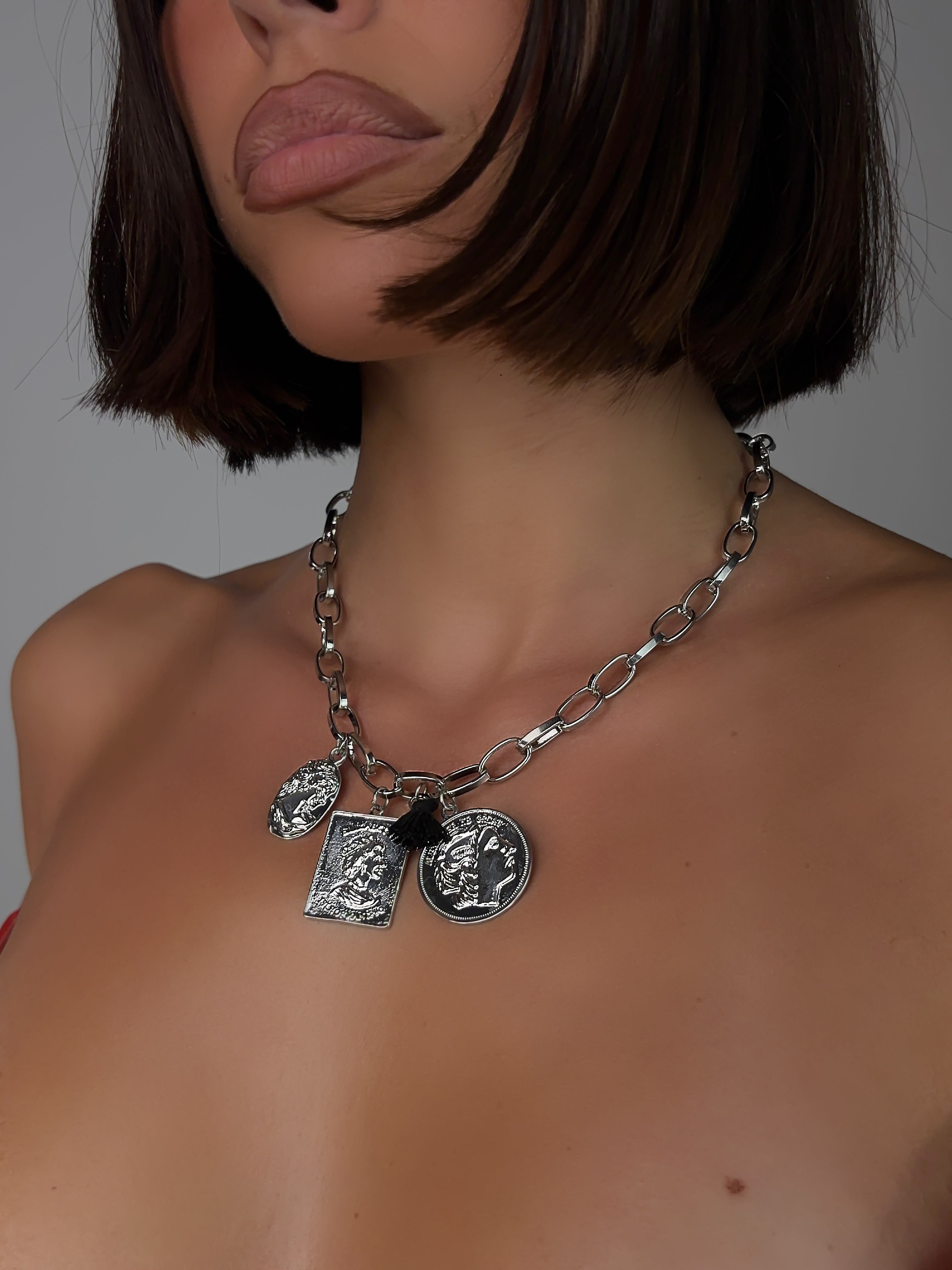 Collana Moonete