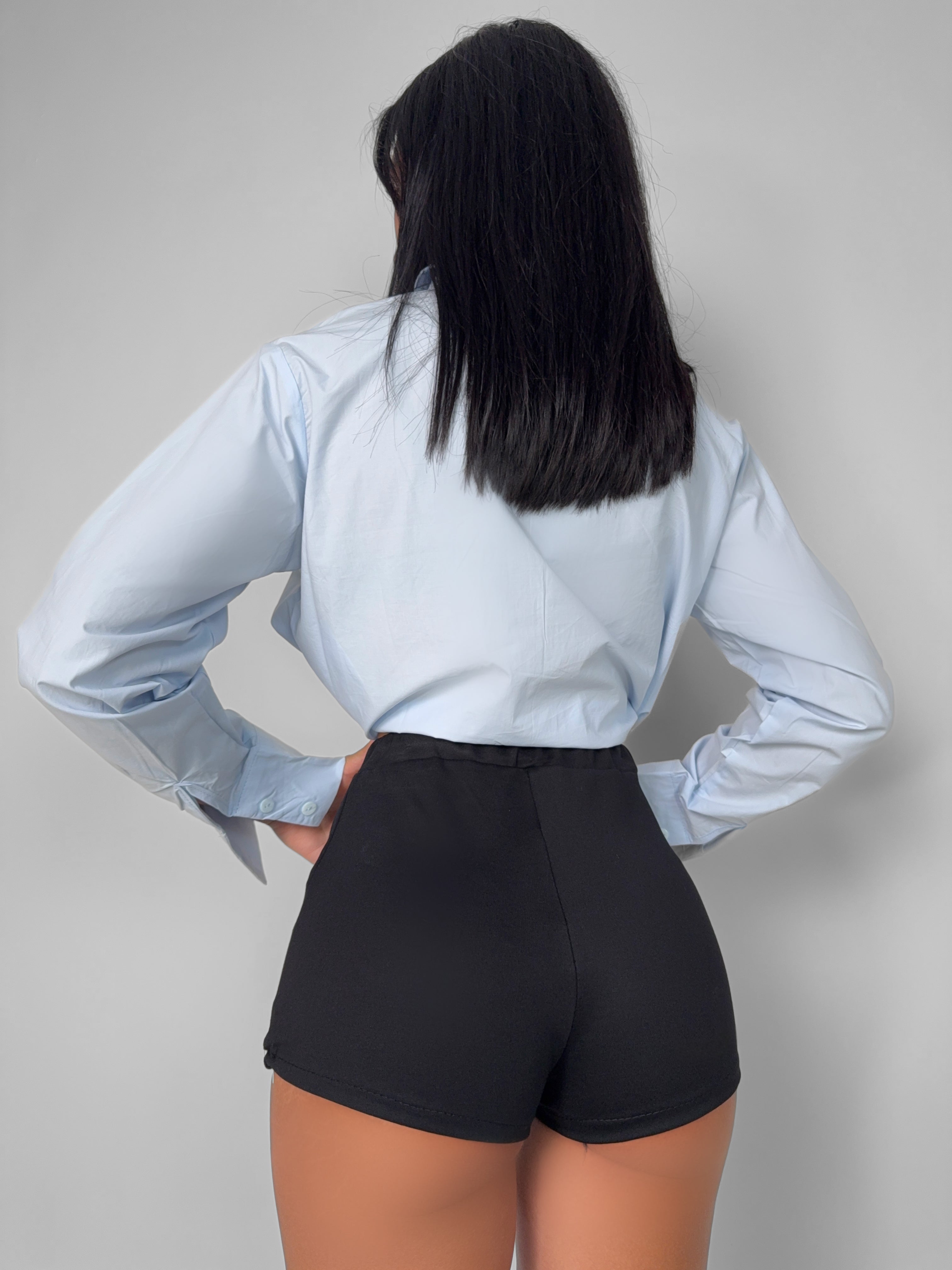 Shorts Delicate Provocation