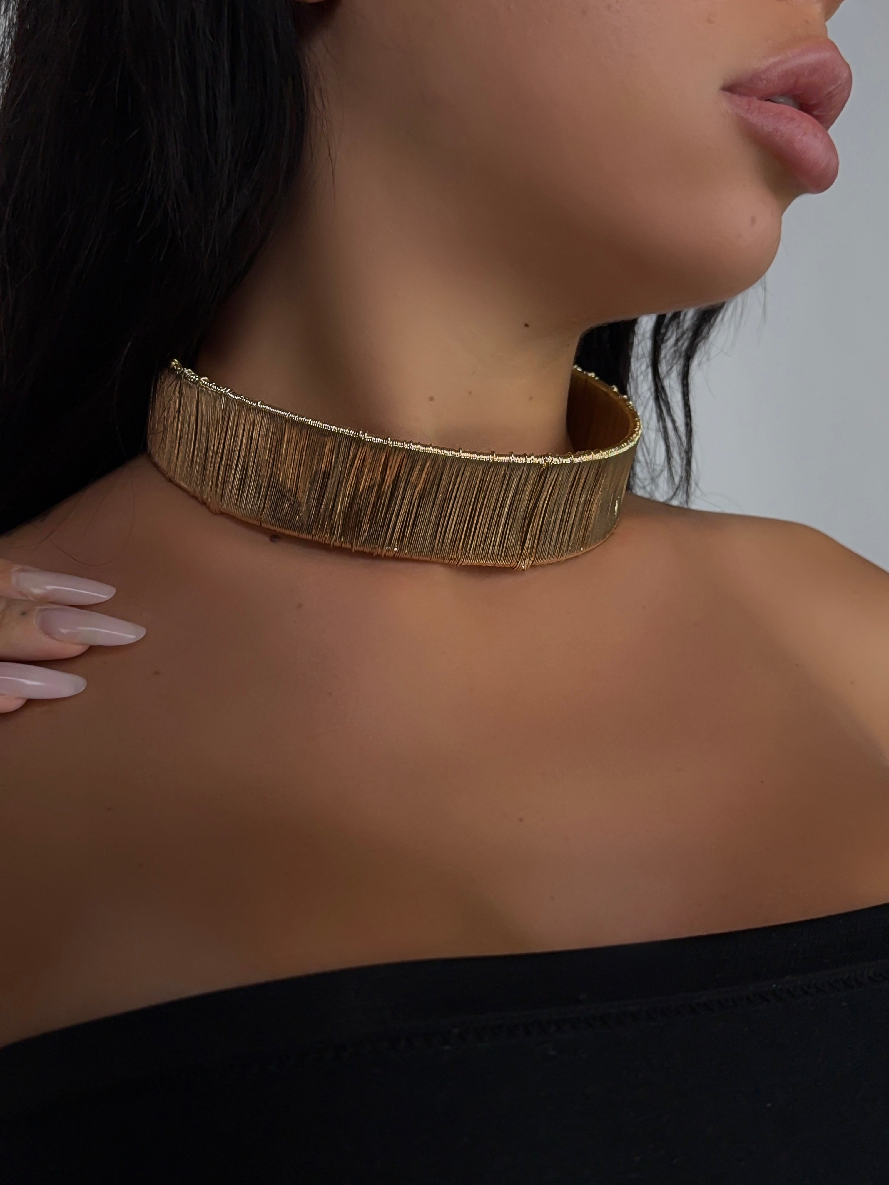 Chocker Gold Line