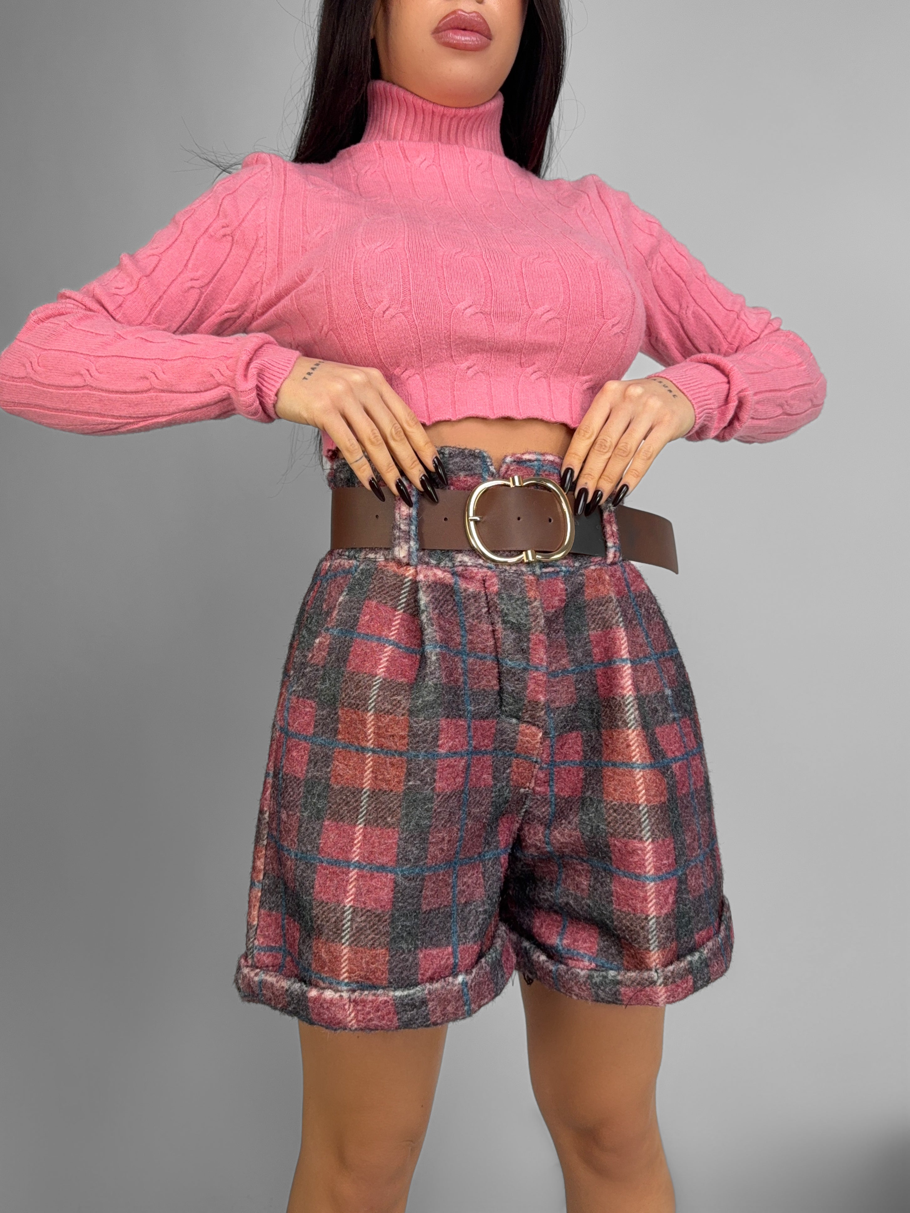 Shorts Square Scholar