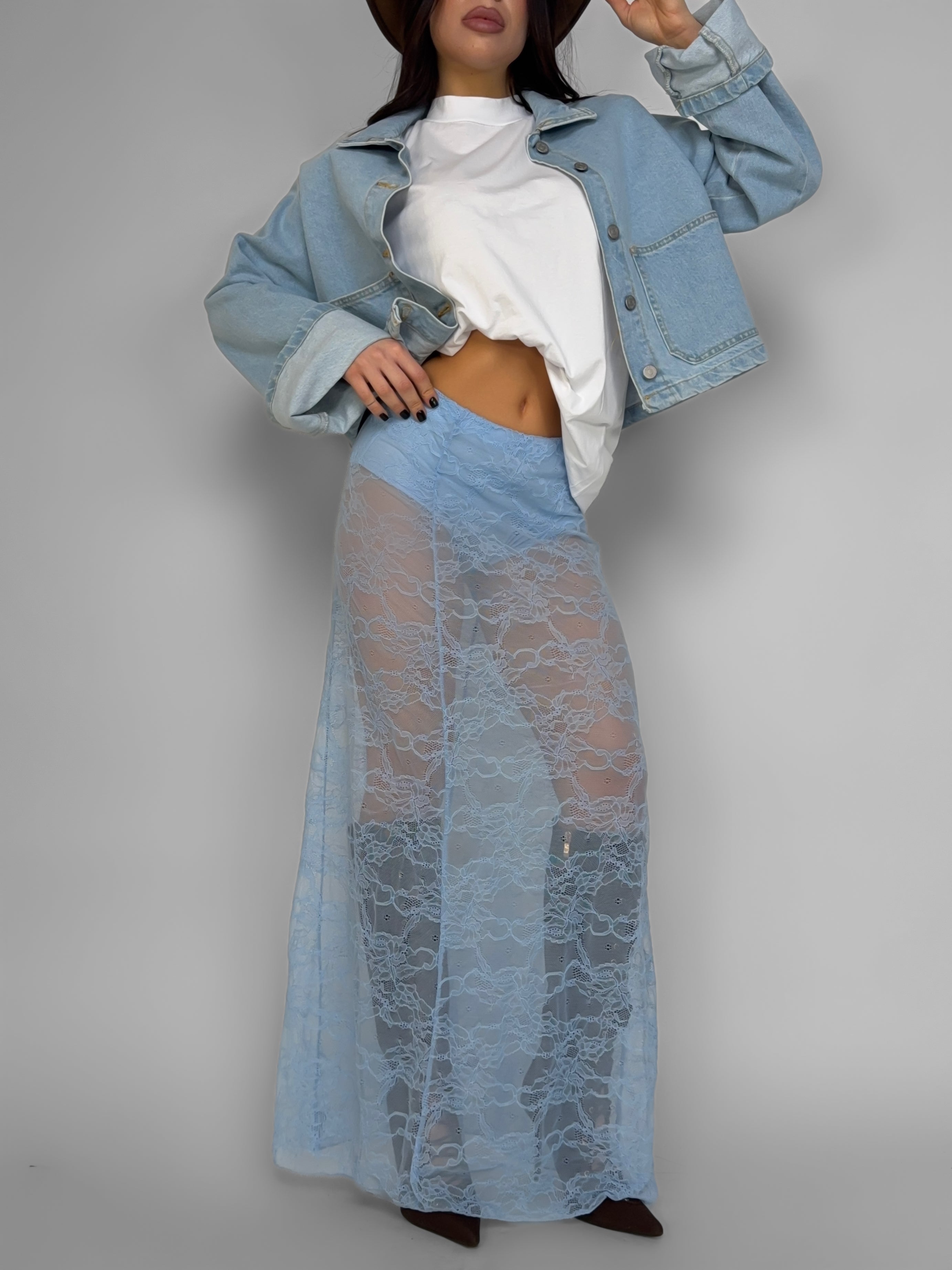 Gonna Naked lace
