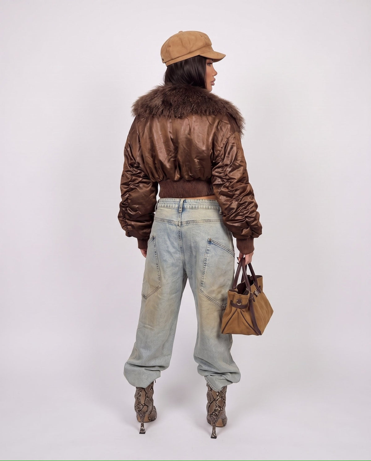 Chaqueta bomber corta con relieve-Marrón