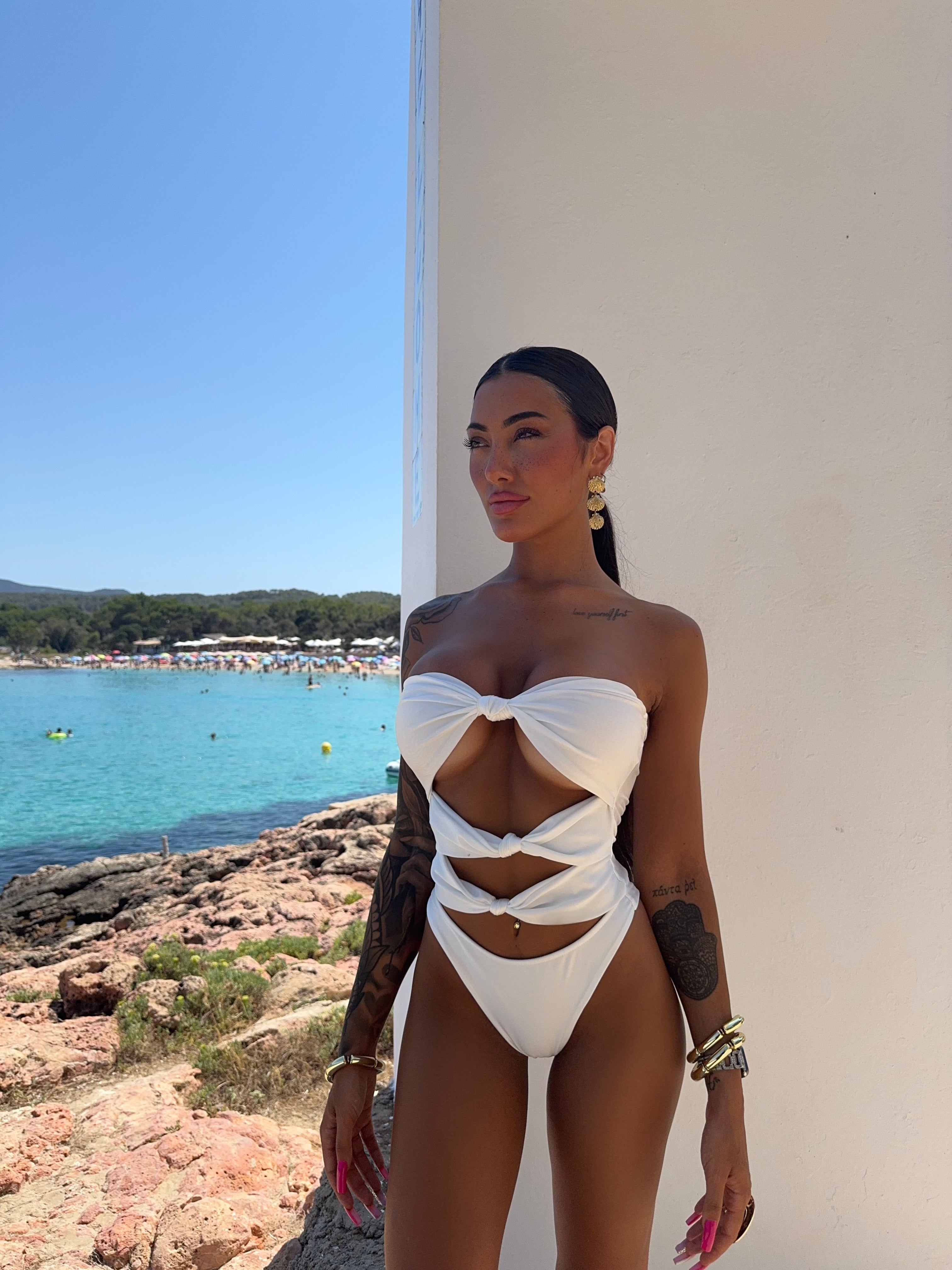 Costume + Gonna Evangeline White