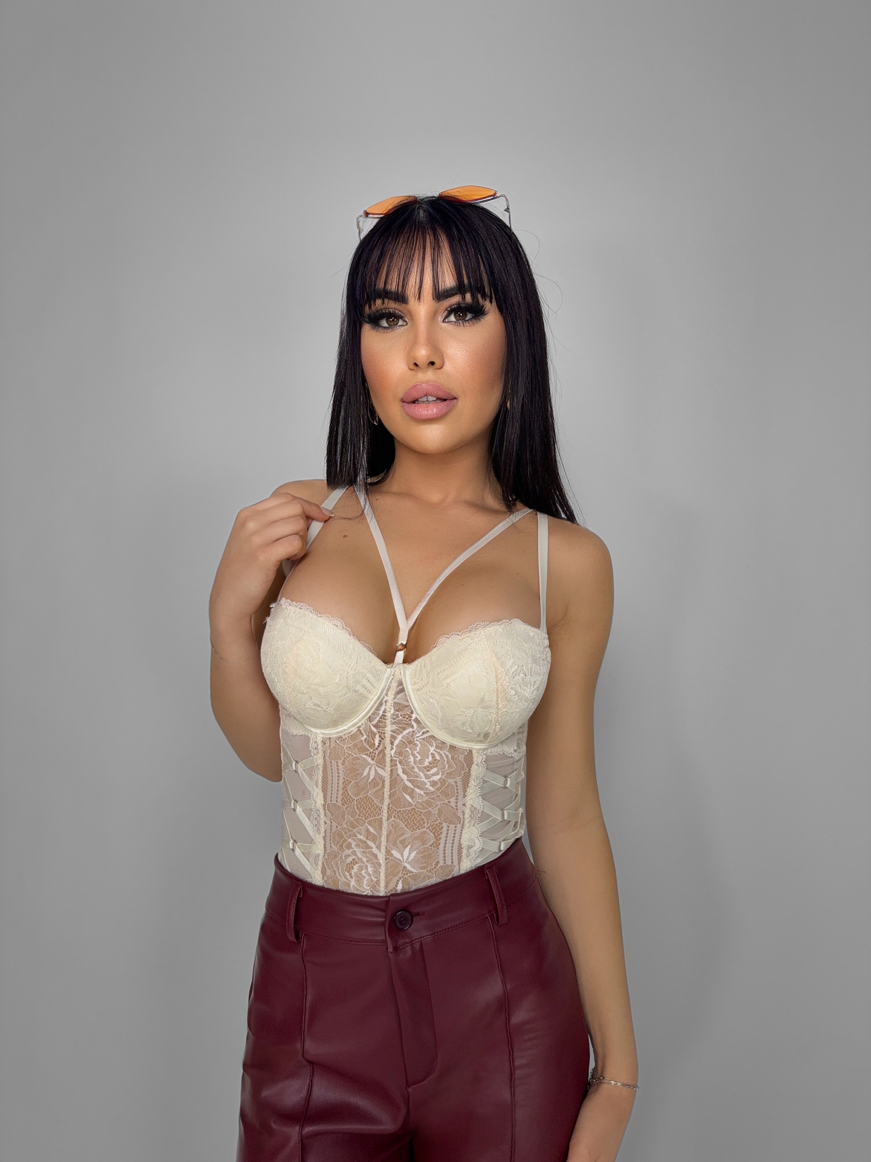 Body Captive Lace-Panna