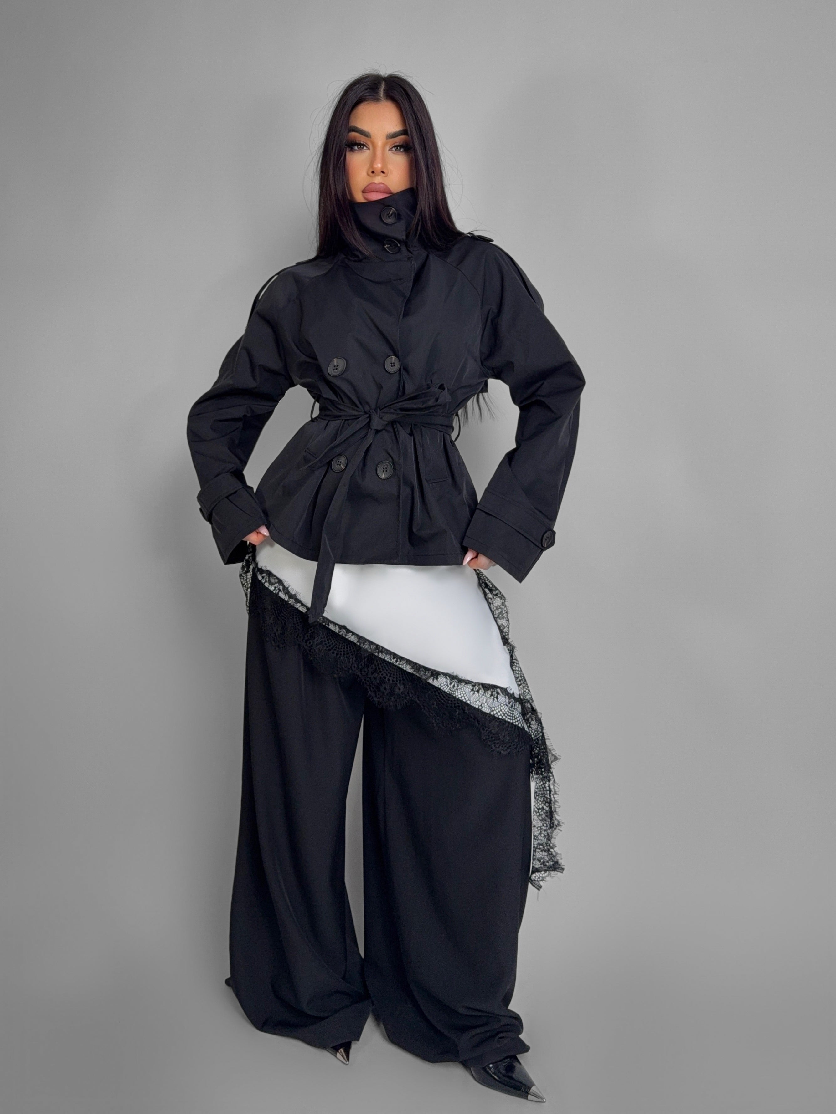 TOTAL LOOK BLACK HOLMES
