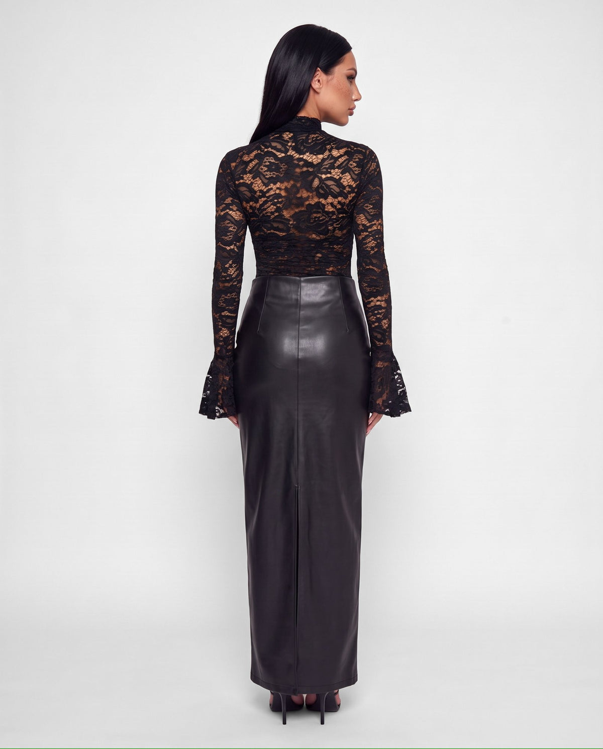 Total Look Lace Charm Black