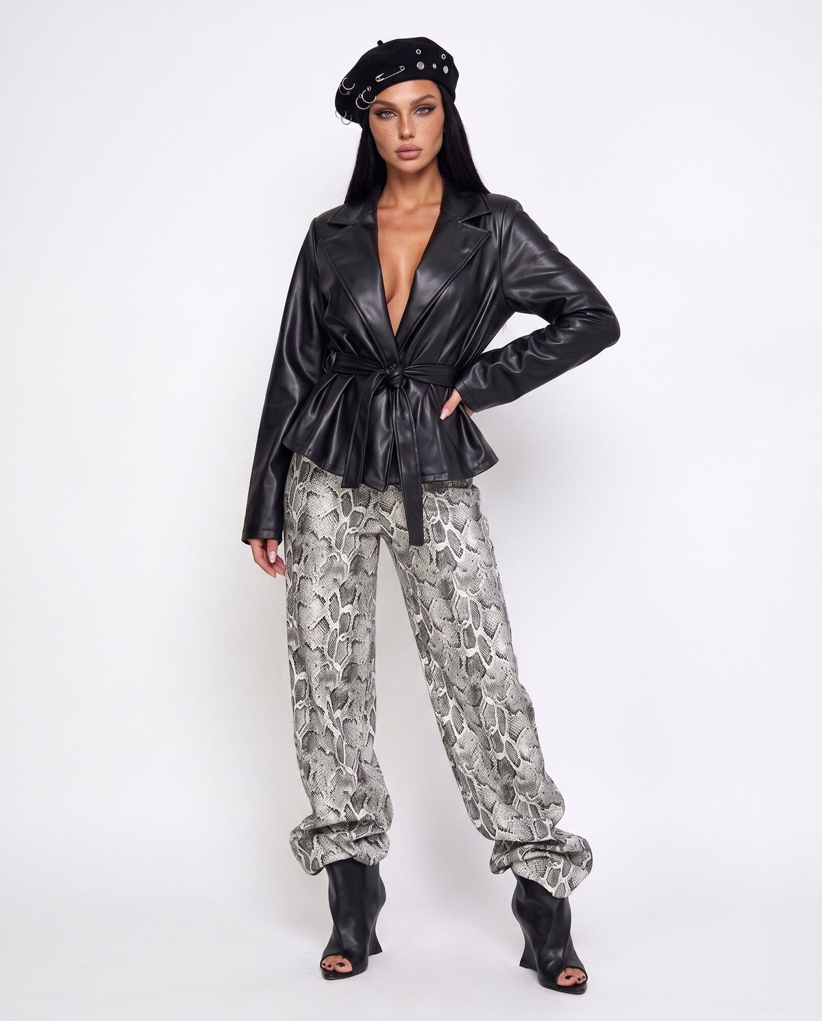 Total Look Glossy Leather