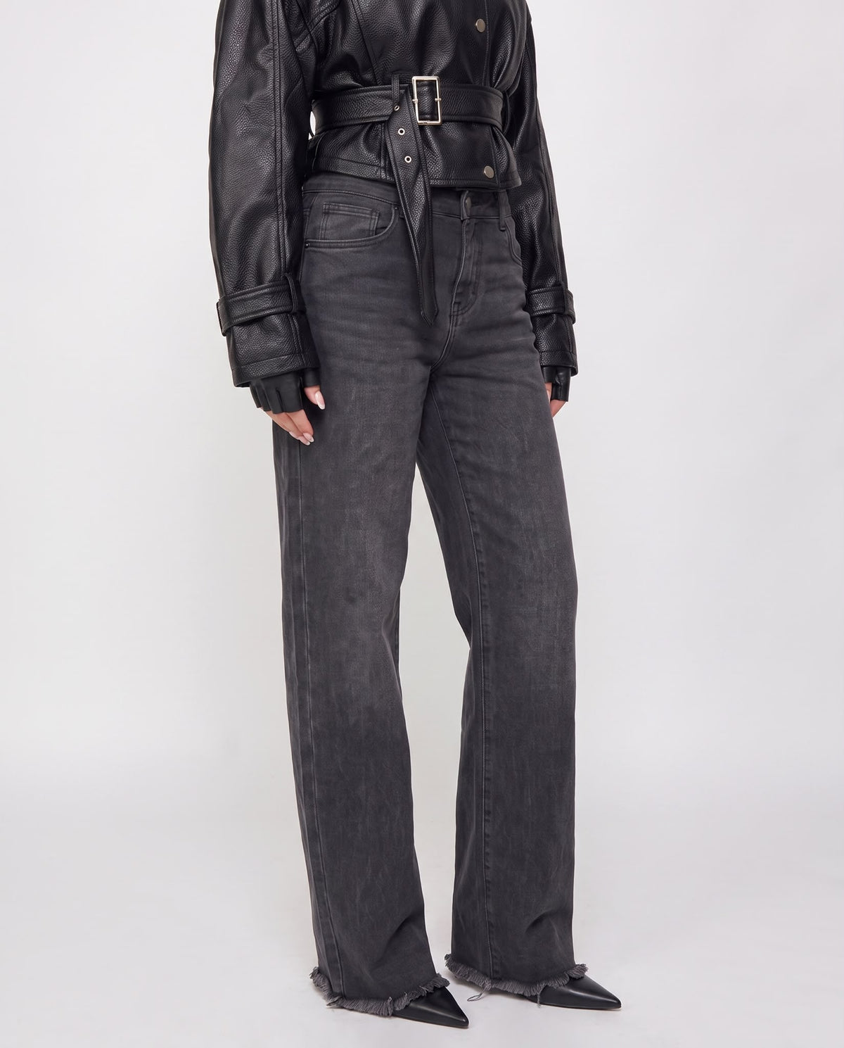 Jeans con bajo sin costura