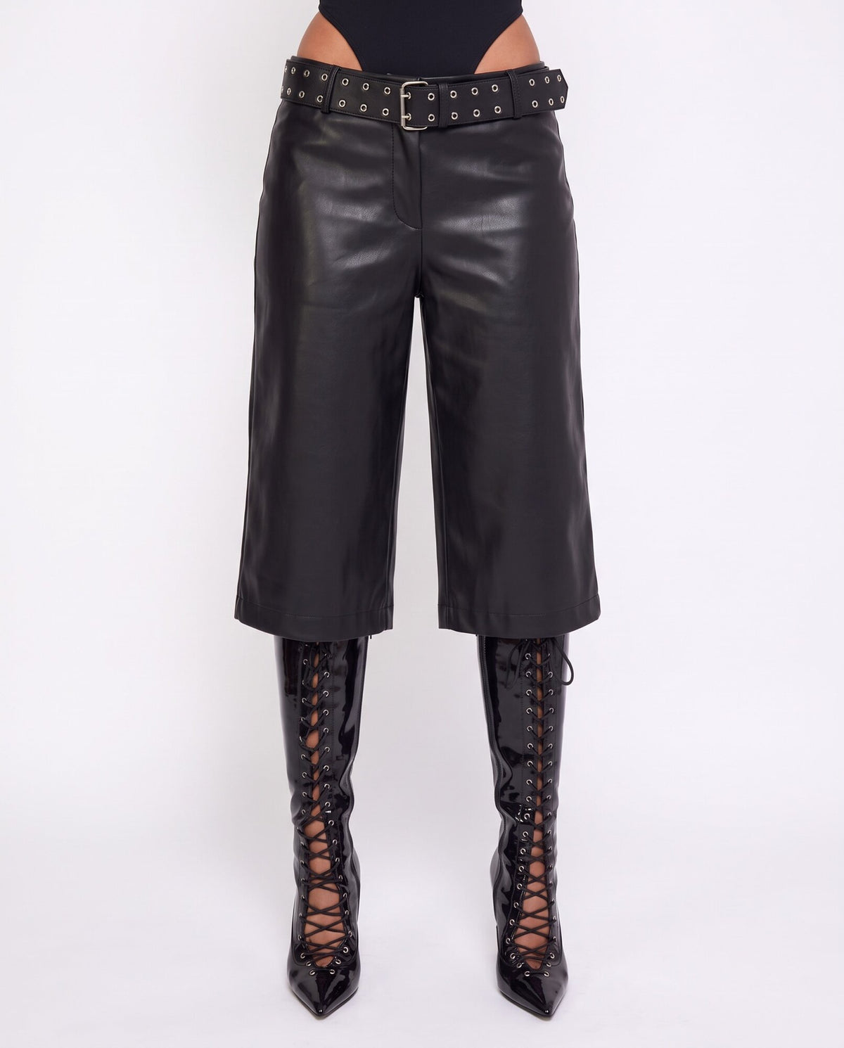 Bermuda Leather Edge-Black