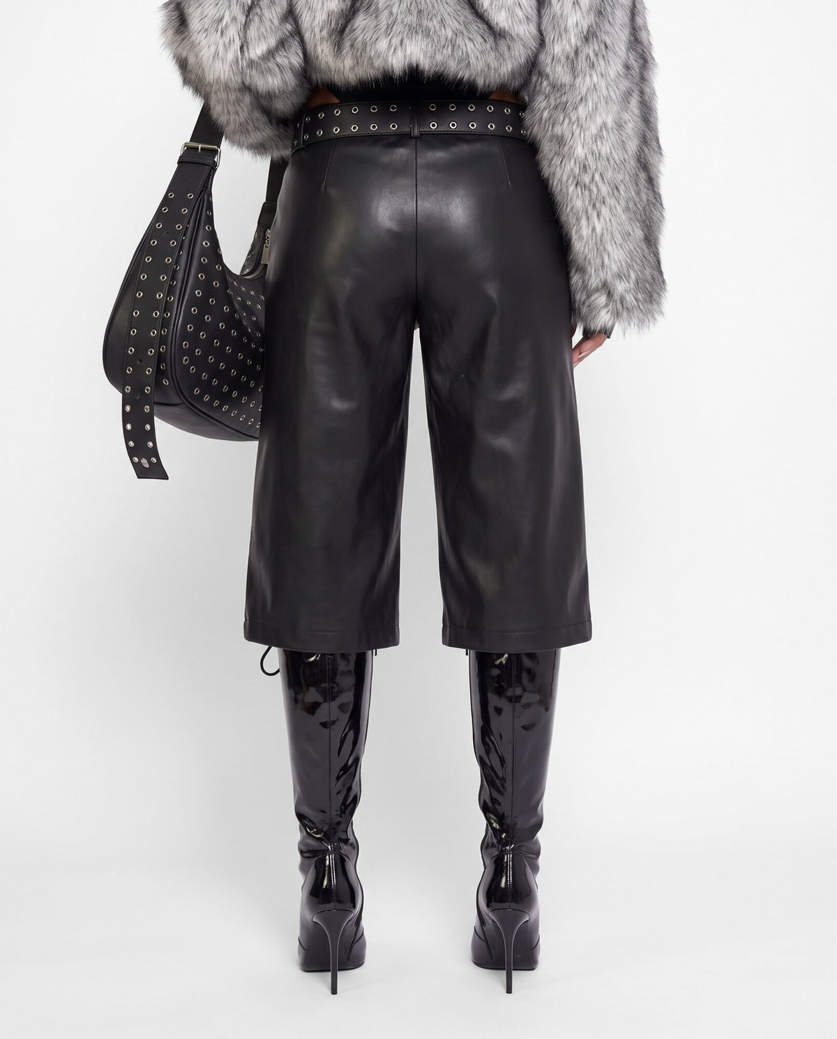 Bermuda Leather Edge-Black