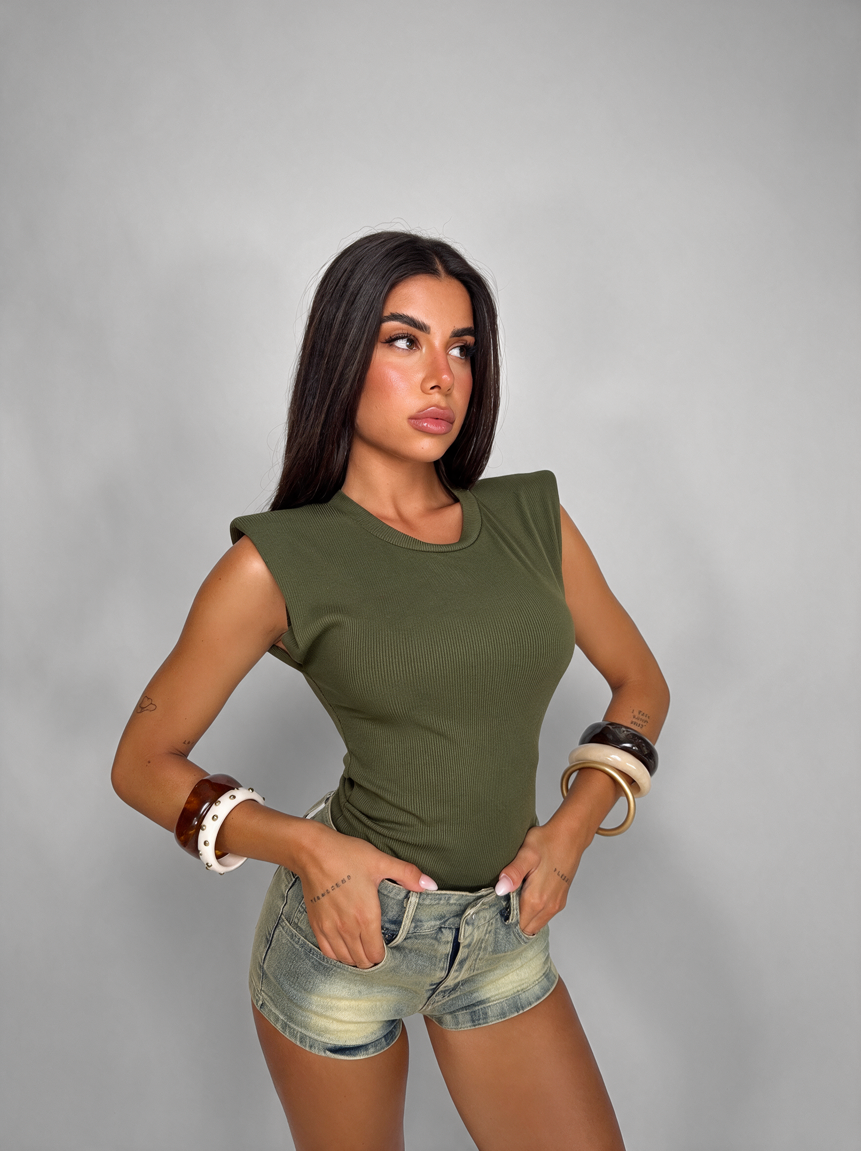 Top Ribbed Shoulder