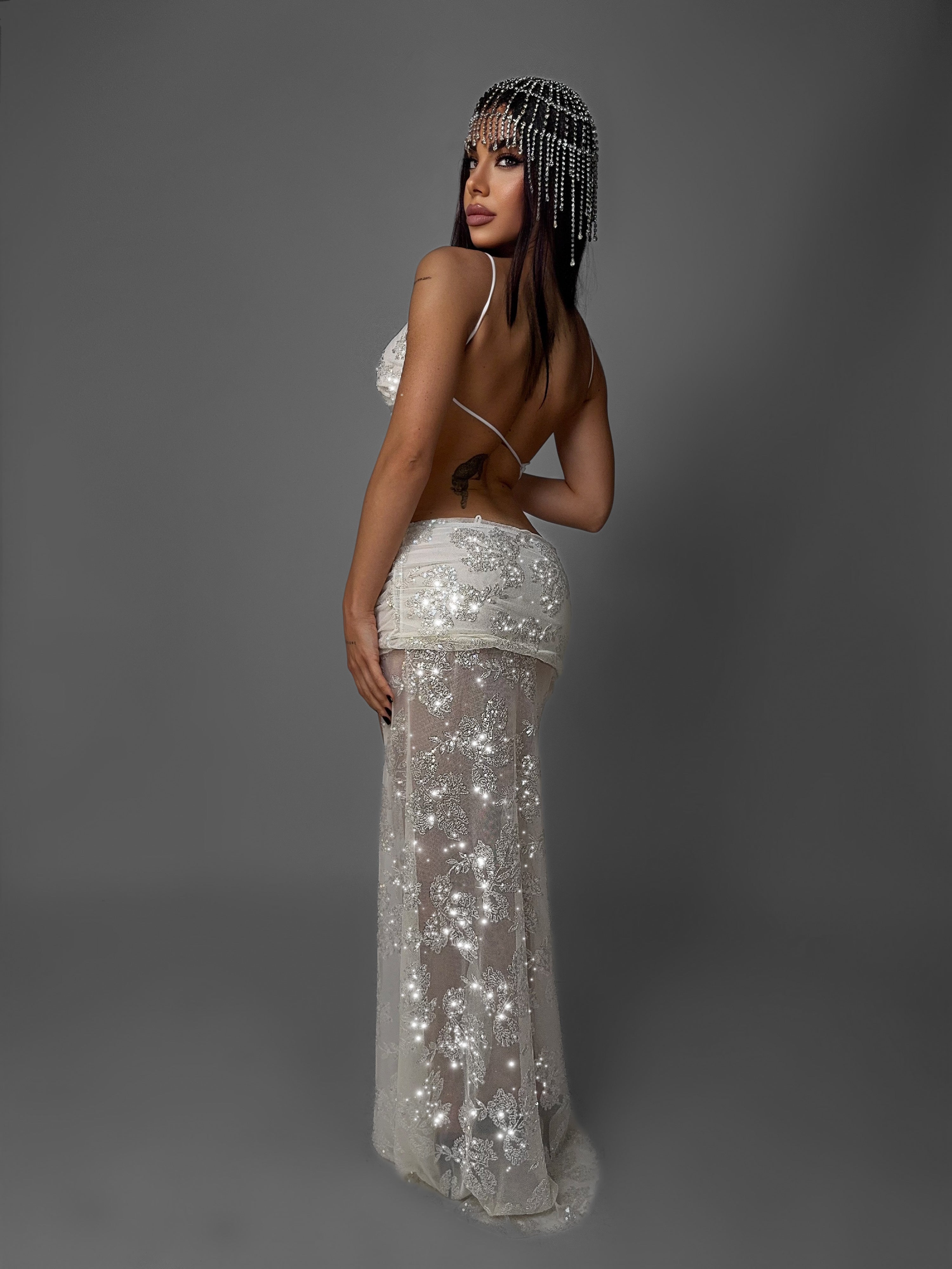 Abito Ashley-White