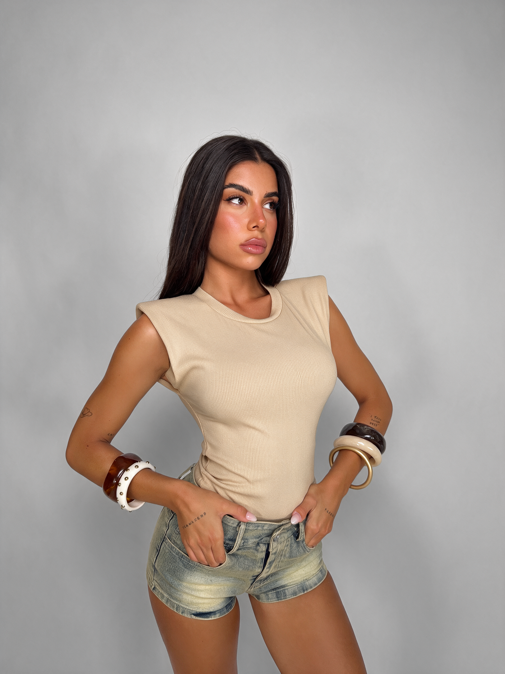 Top Ribbed Shoulder