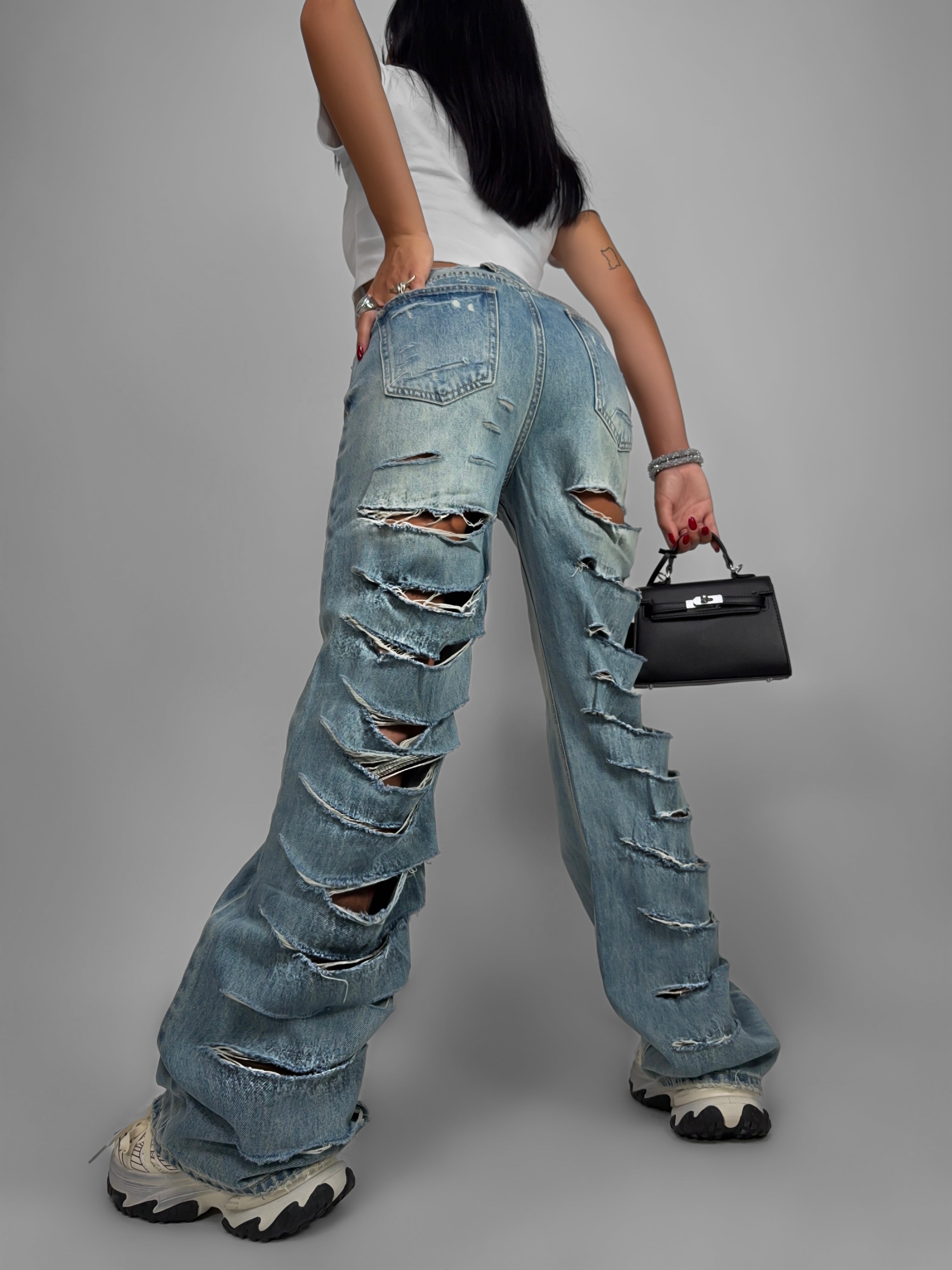Jeans Fractured