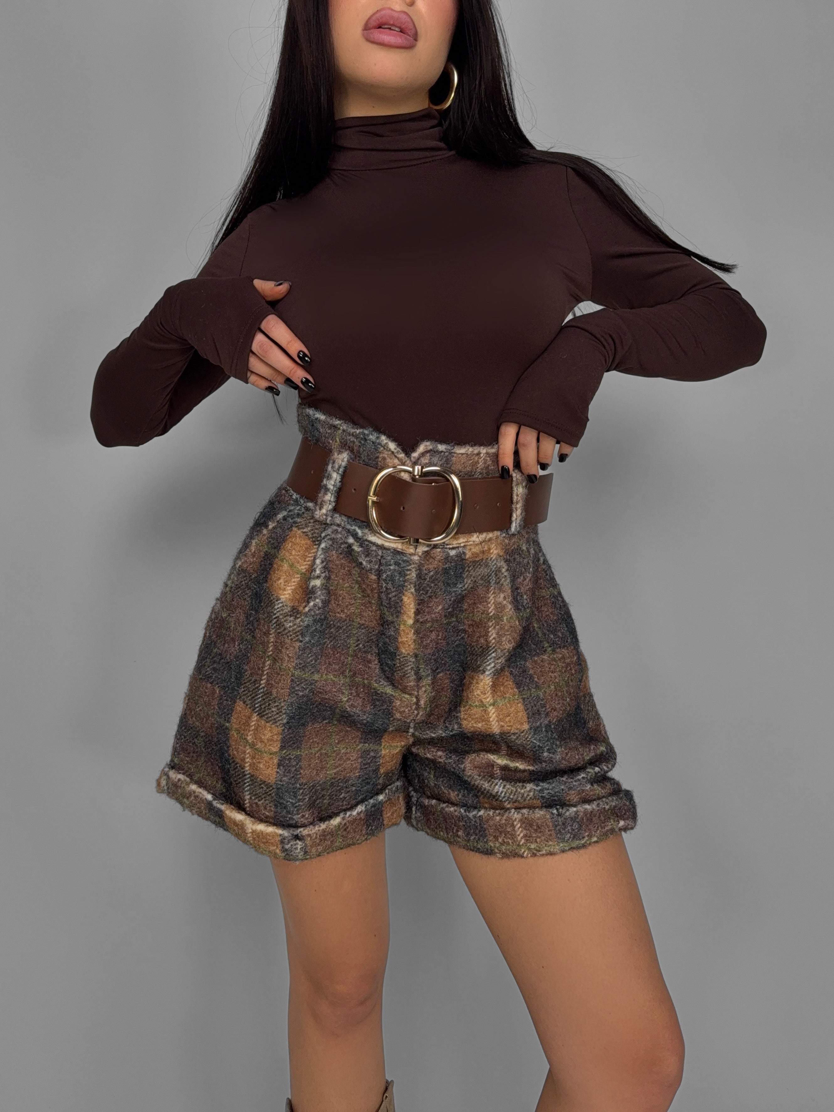 Shorts Square Scholar