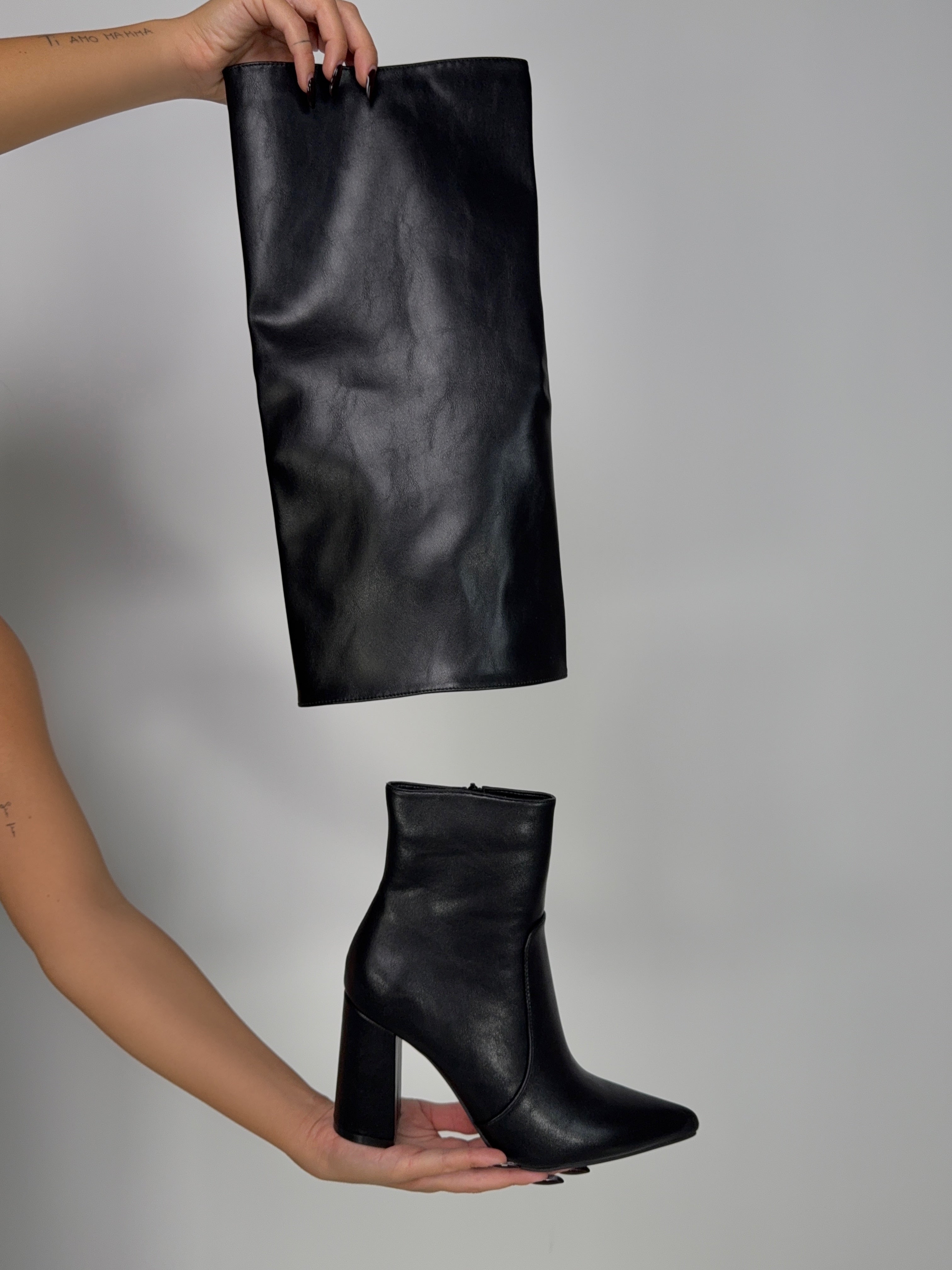 Stivale Magic - Paghi 1 prendi 2  - Black