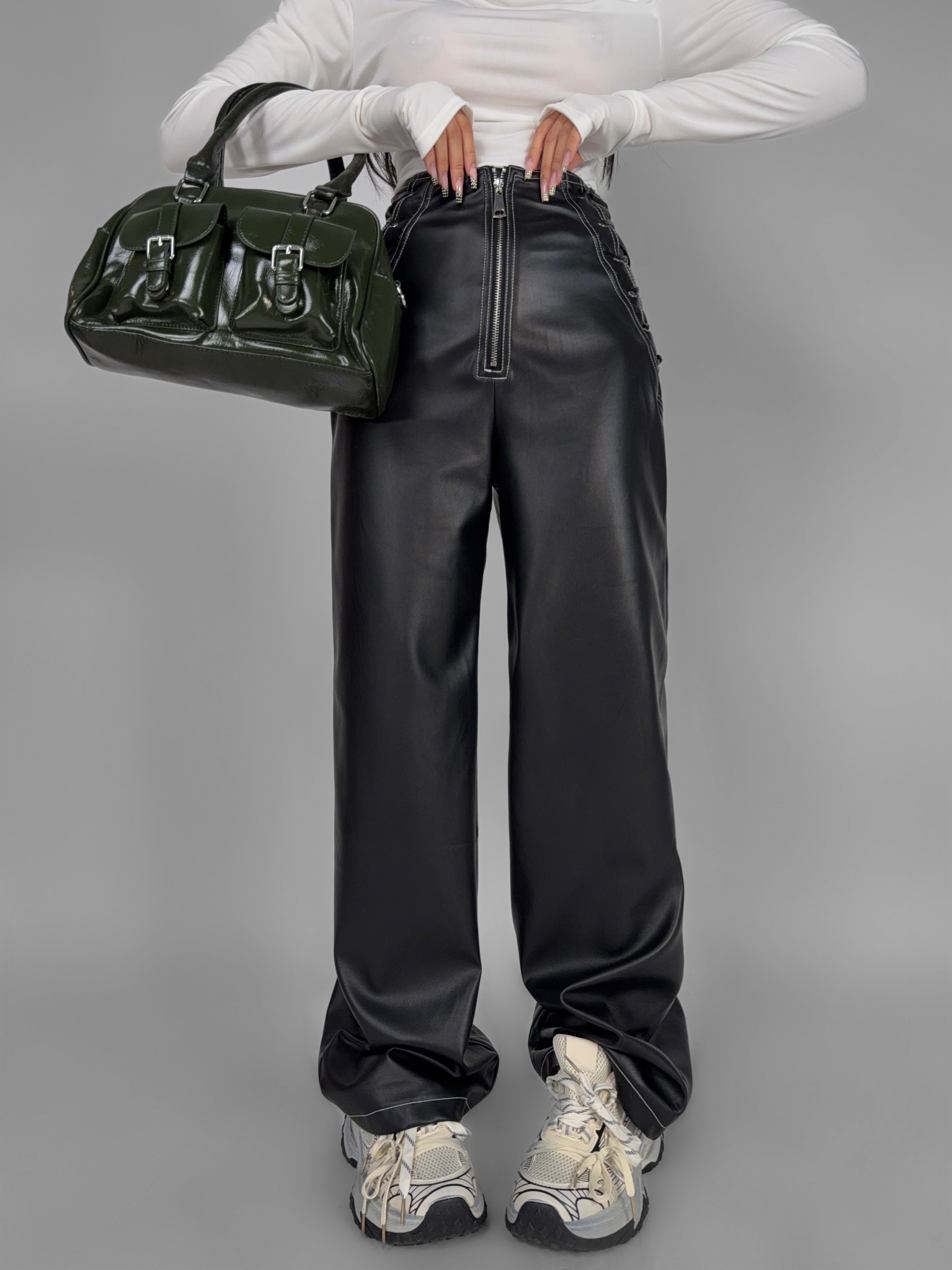Pantaloni Dark Mode
