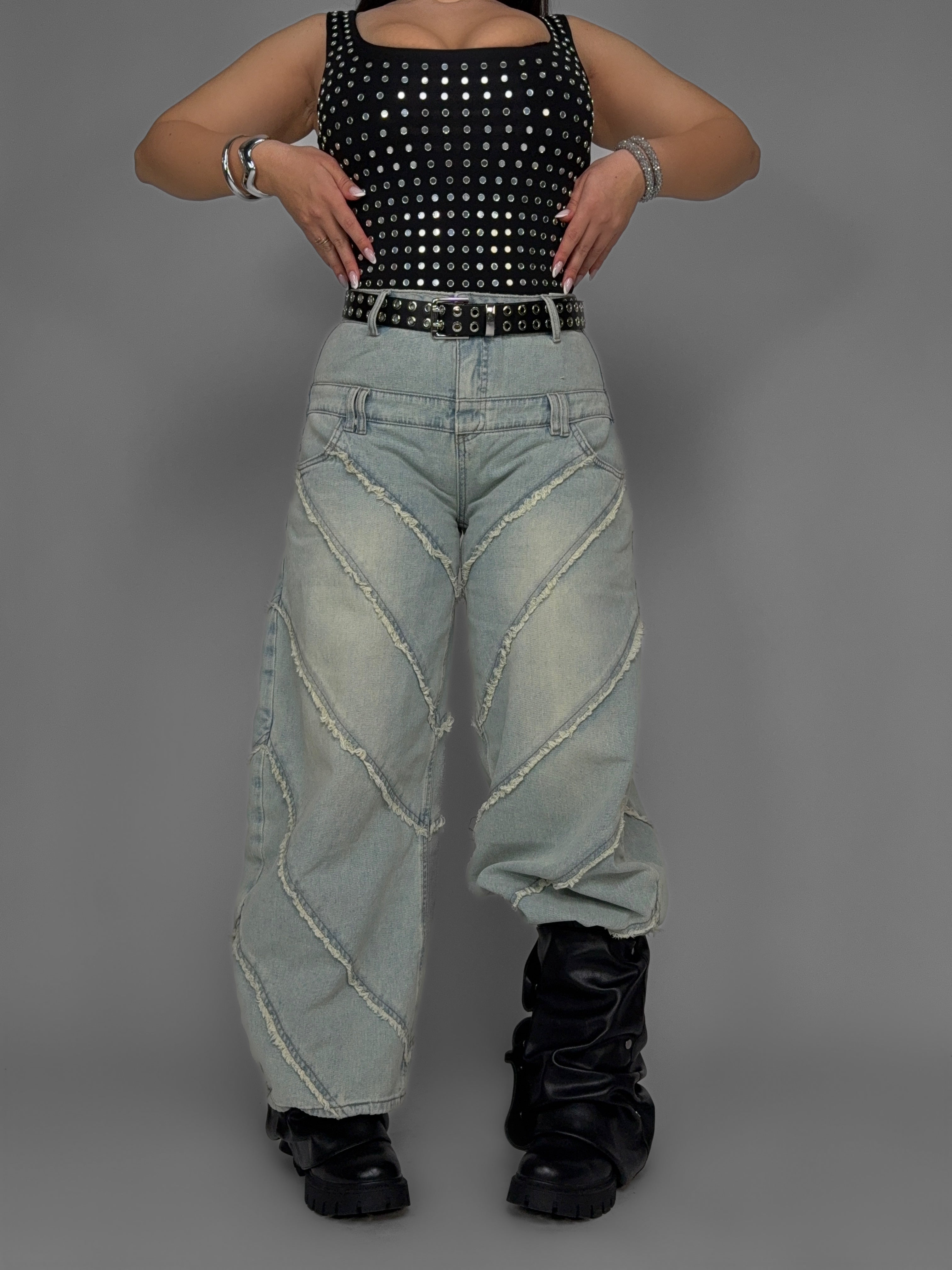 CURVY FIT - Frayed Line Jeans