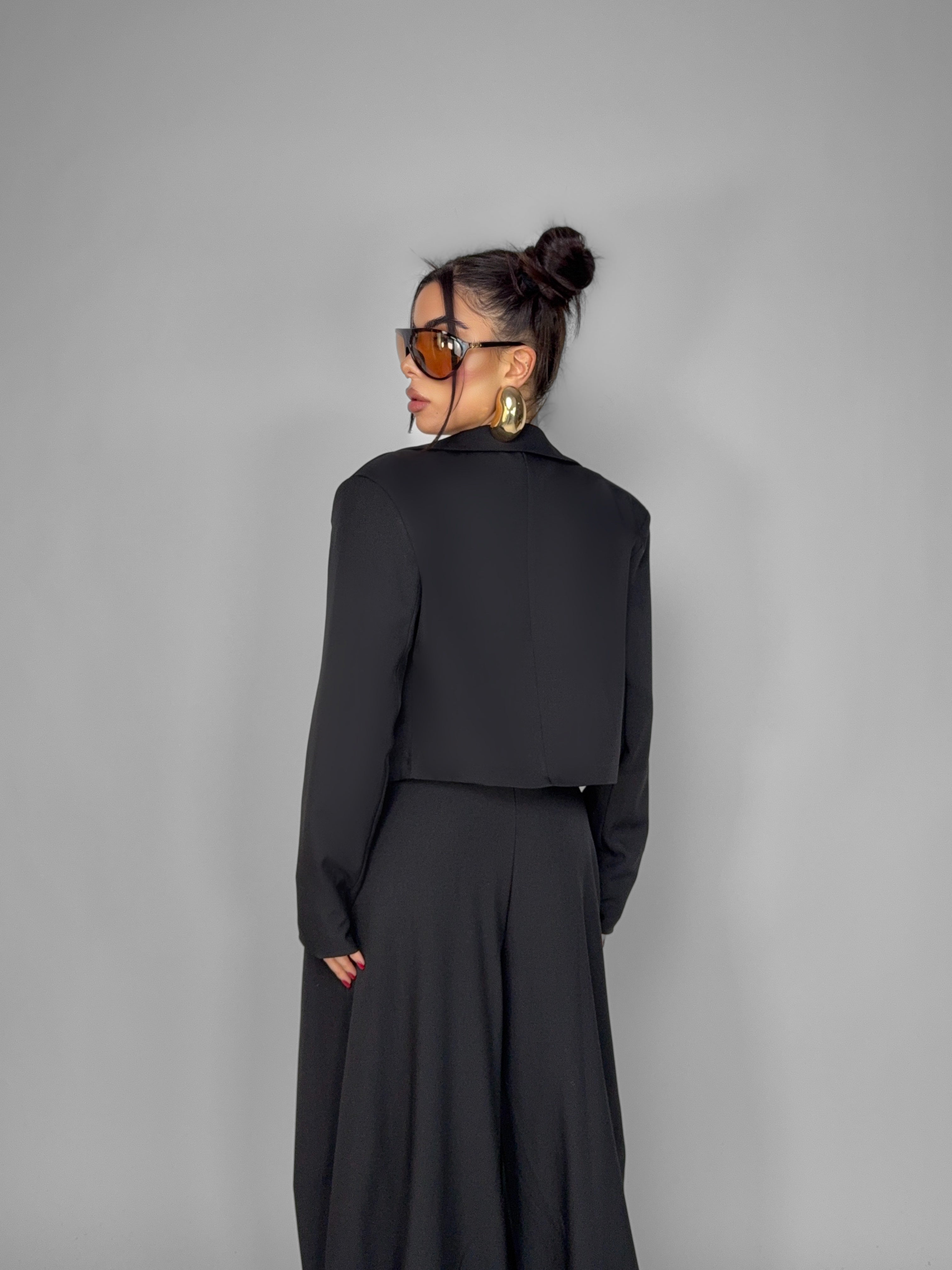 Blazer Fitted Crop-Black