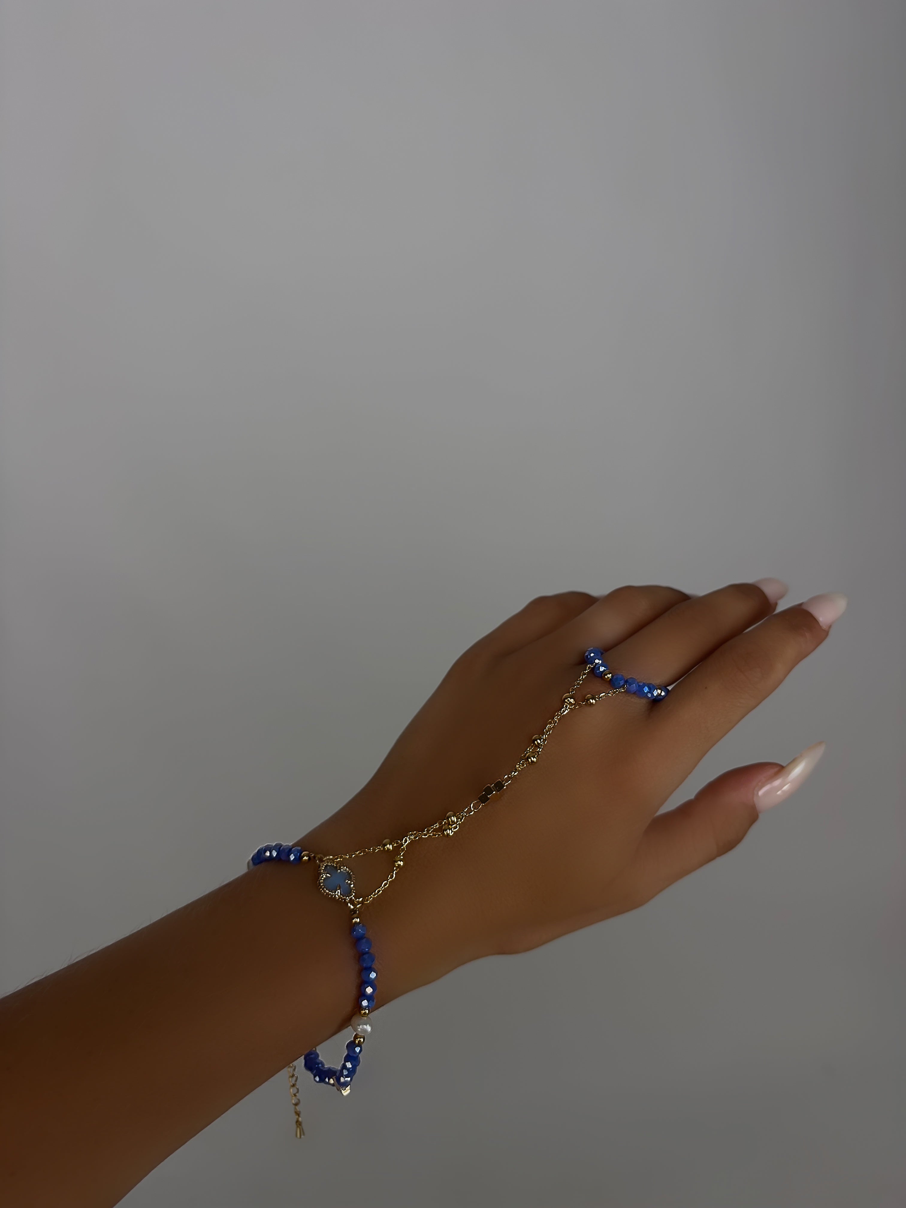 Baciamano Blue Pearl