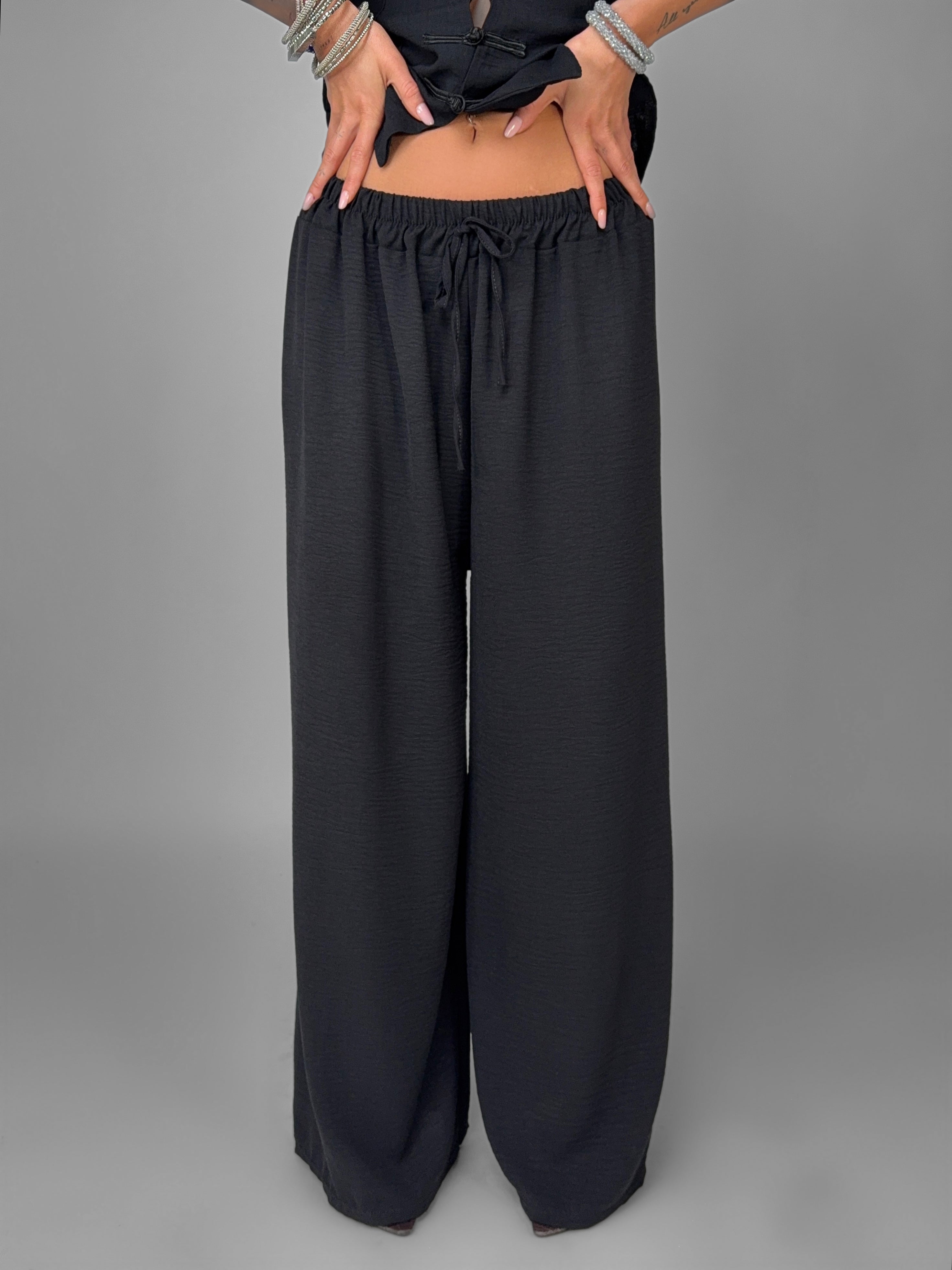 Refined Line Trousers-Black