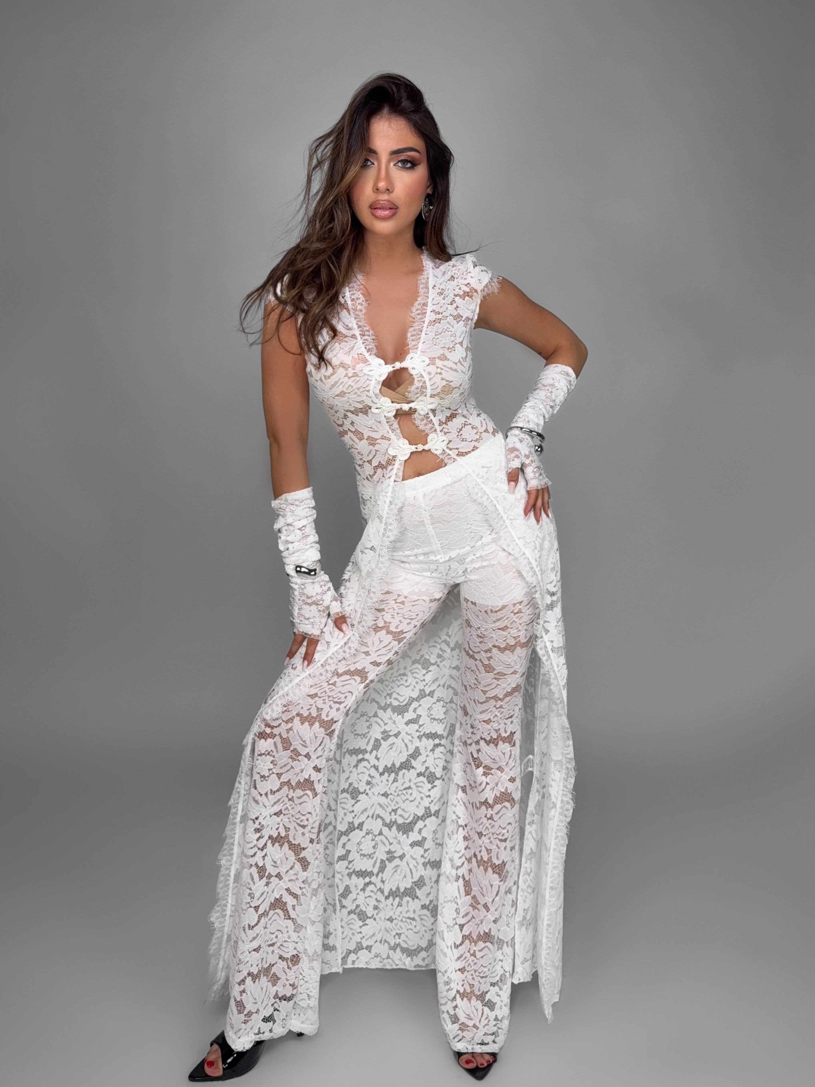 Completo Clasp Lace-White