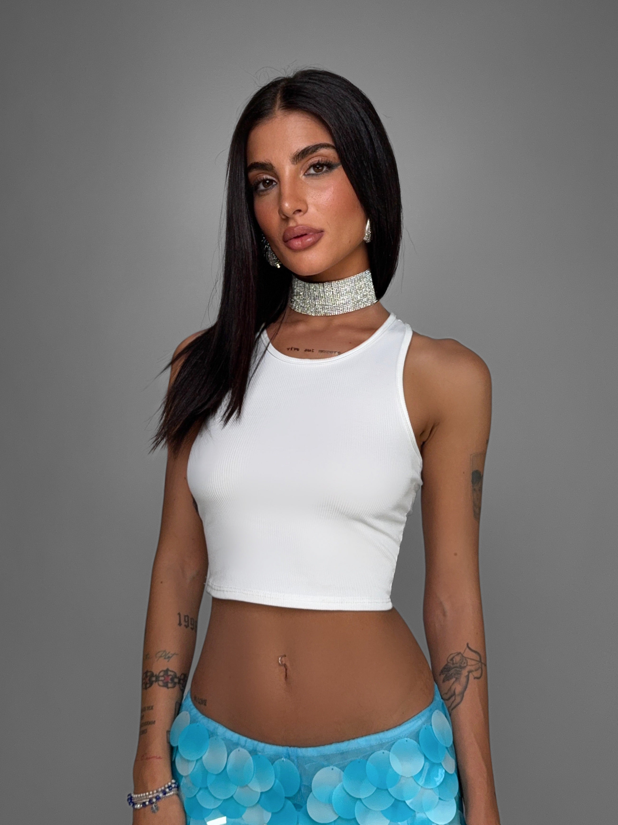 Top Must Have-White