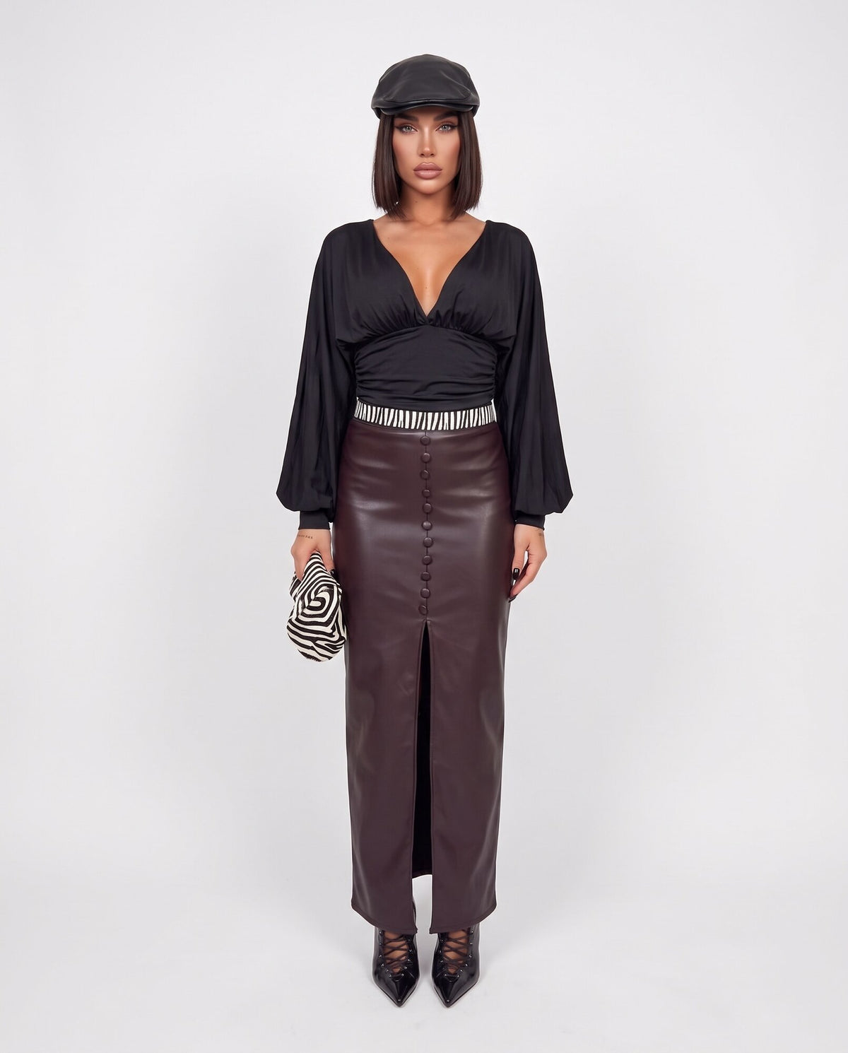 Total Look V Leather