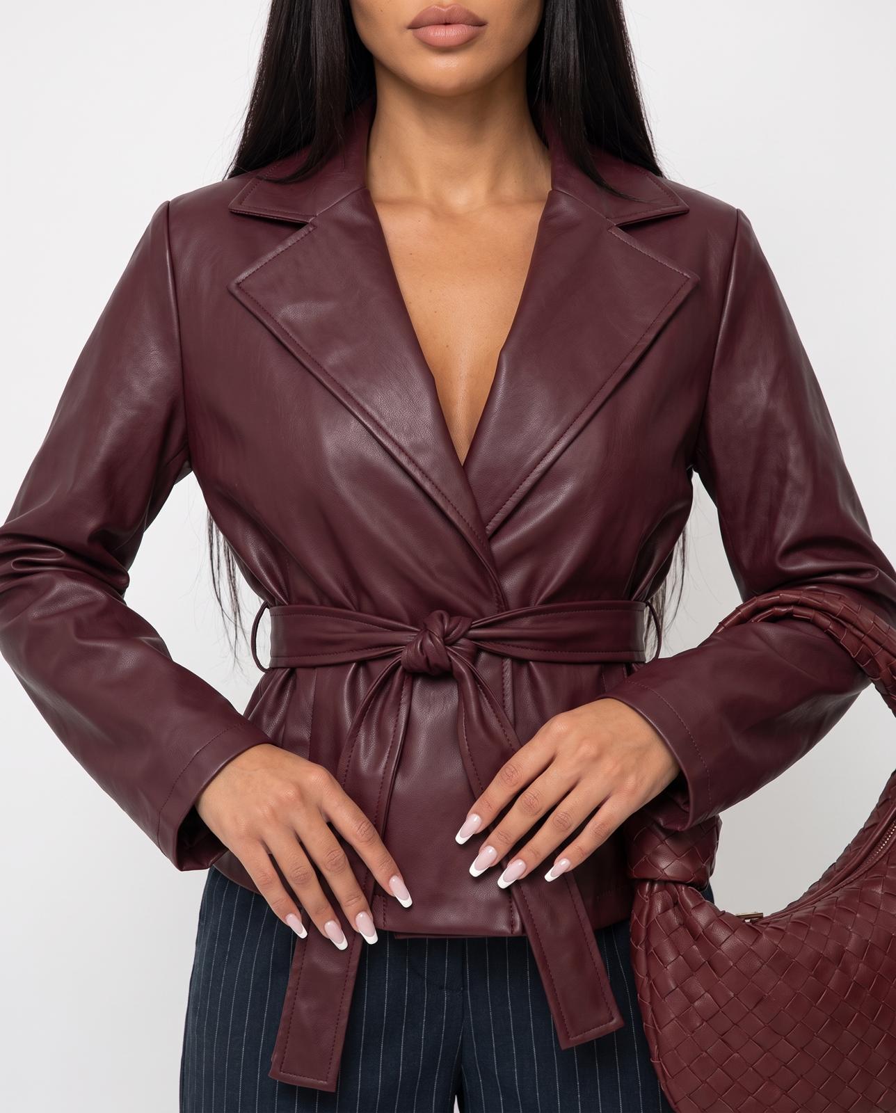 Trench Glossy Leather-Cherry Red