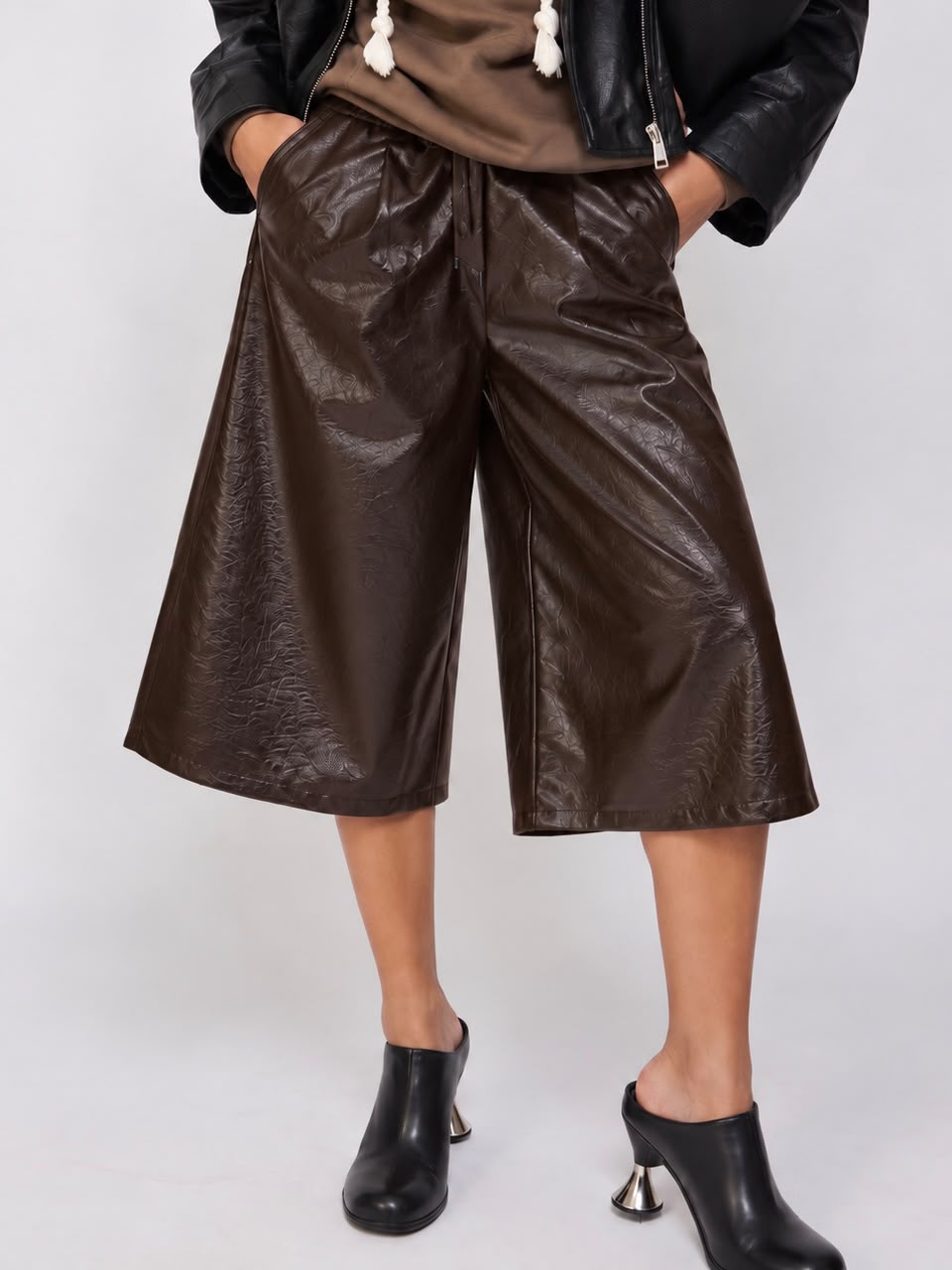 Bermuda Liquid Leather-Brown