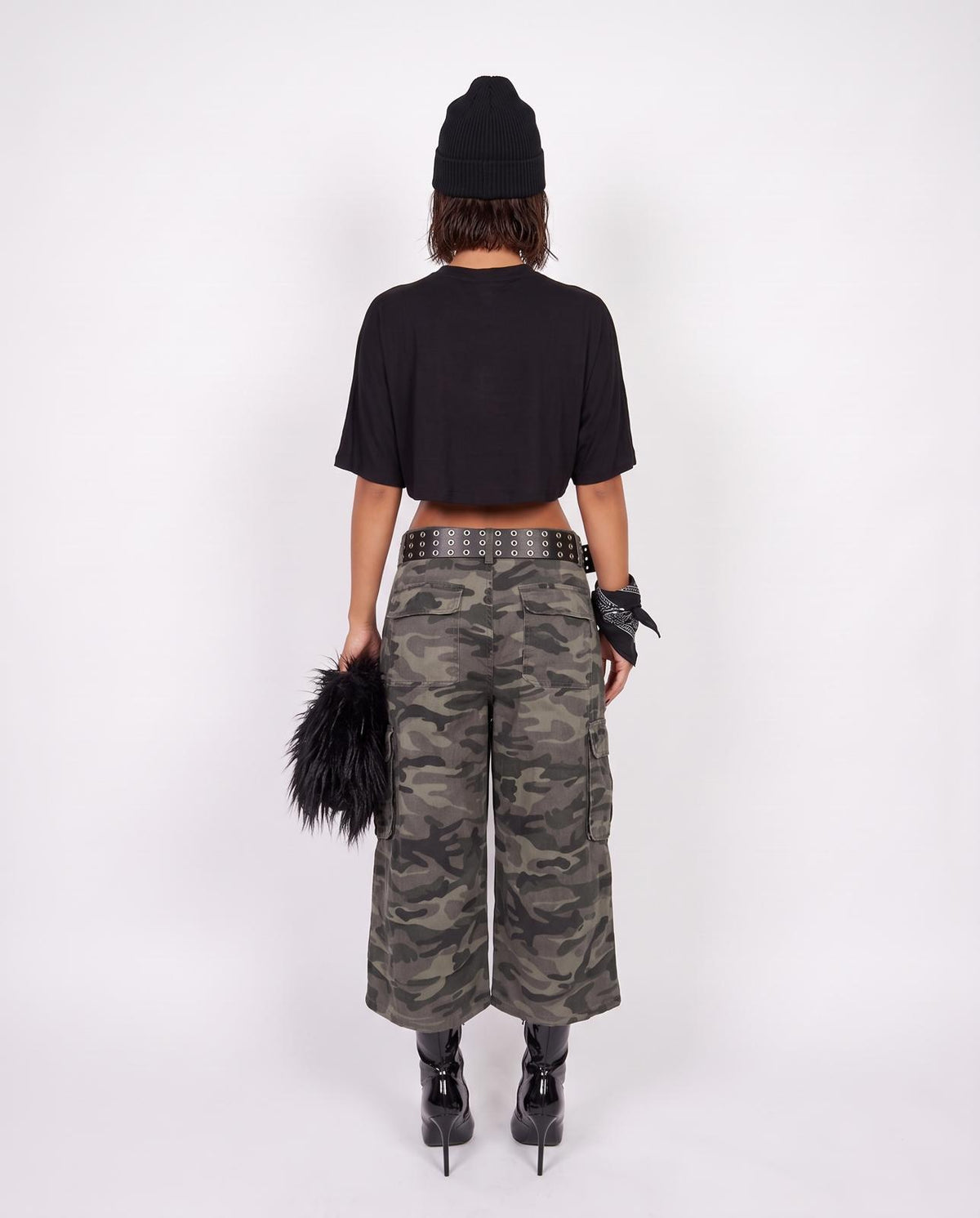 Top Black Volume